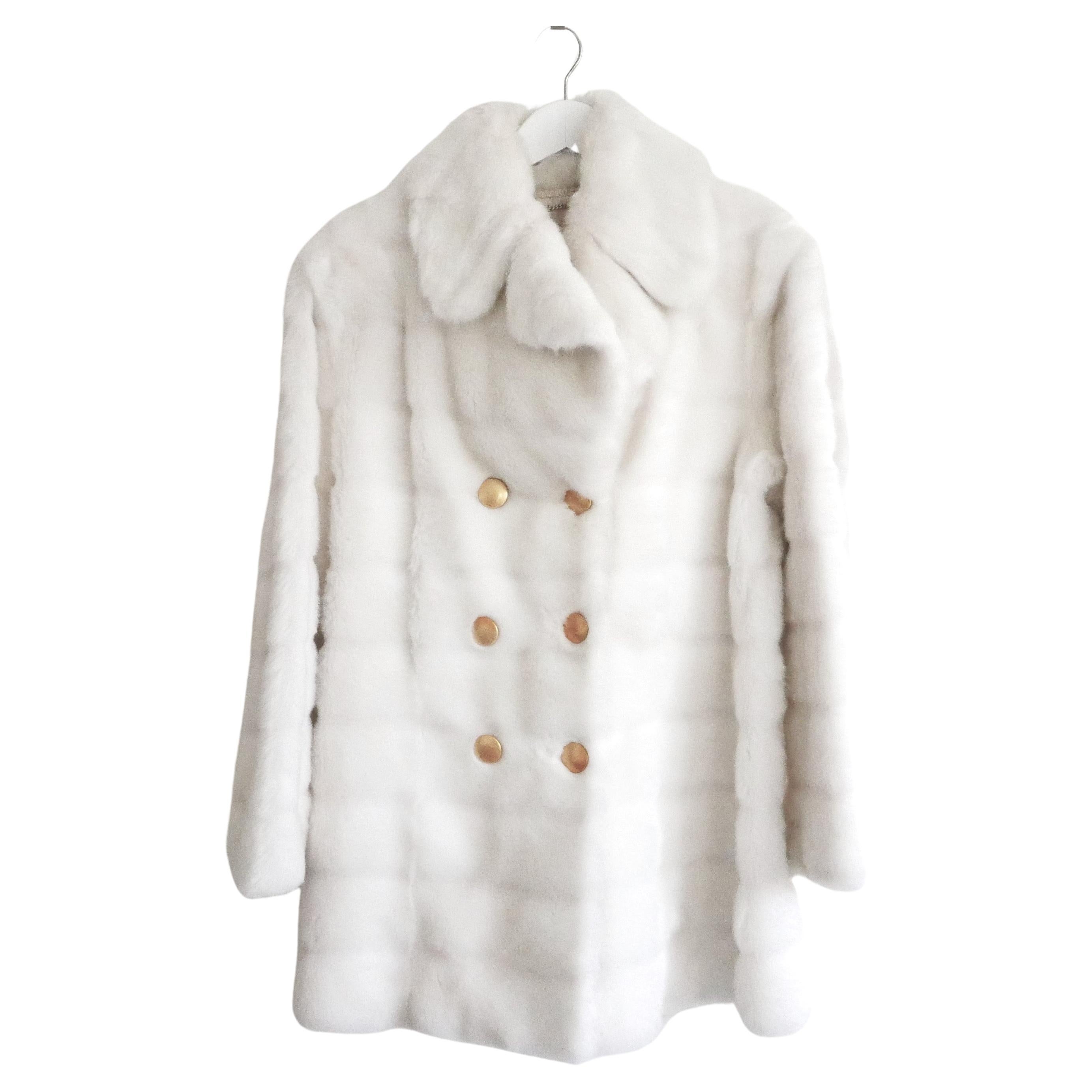 Gucci x Tom Ford Fall 1995 White Faux Fur Coat For Sale