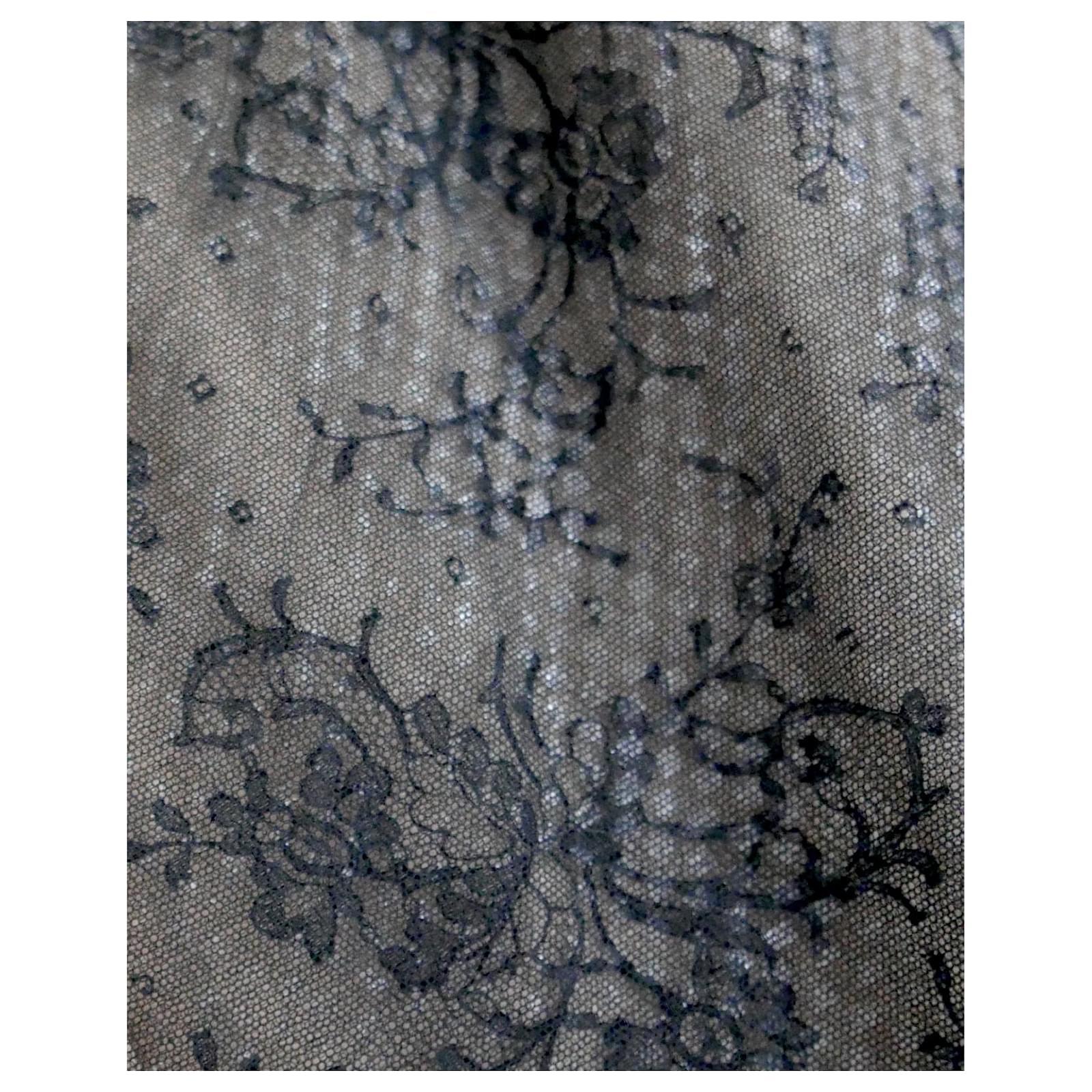 Gucci x Tom Ford Spring 1999 Black Lace Skirt In Excellent Condition For Sale In London, GB