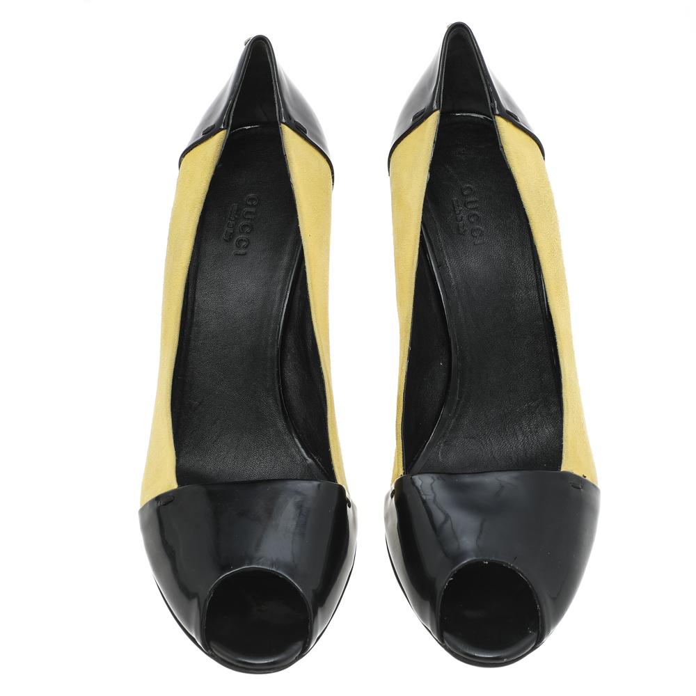 Gucci Yellow/Black Suede And Patent Leather Peep Toe Pumps Size 39.5 In Good Condition In Dubai, Al Qouz 2