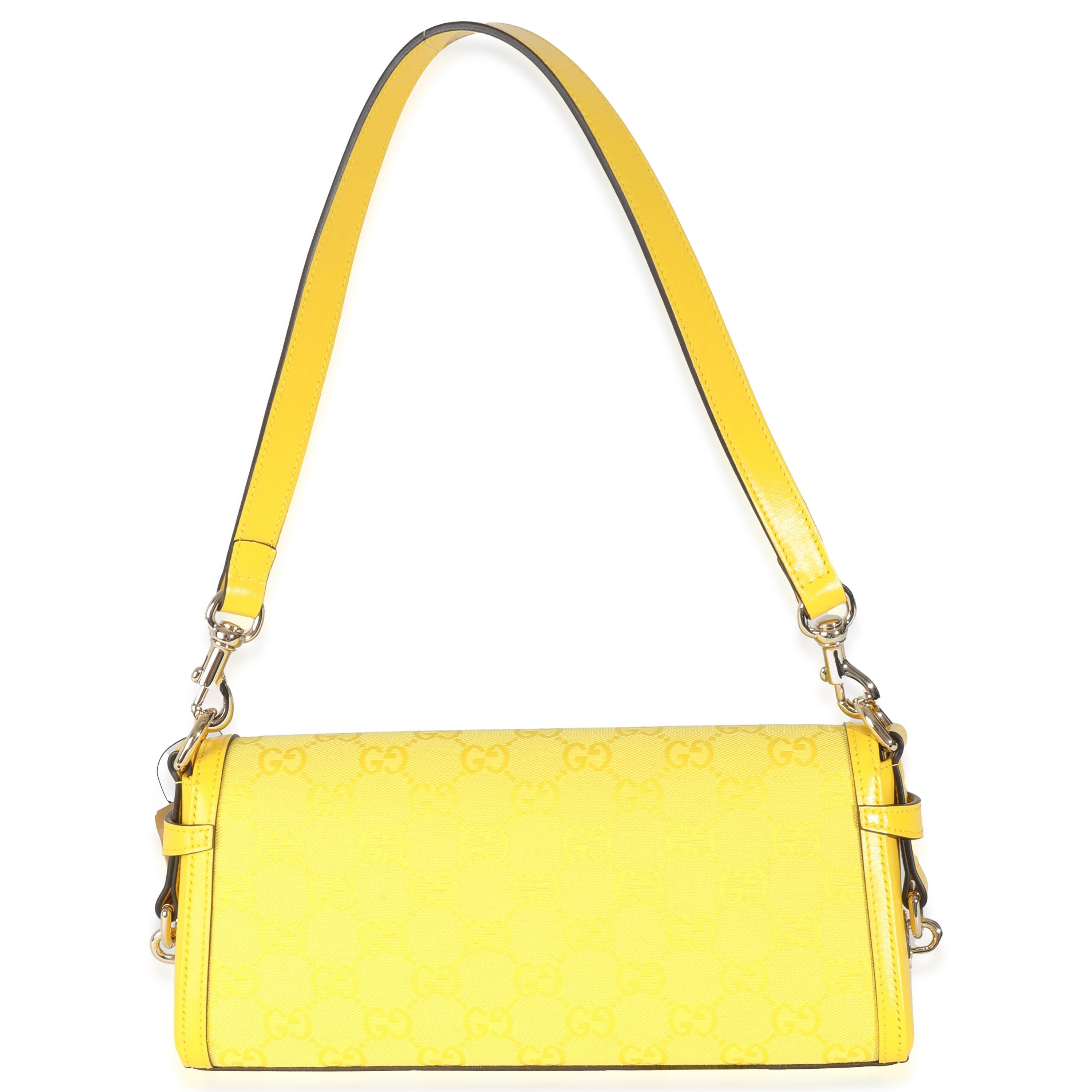 Titolo dell'elenco: Gucci Yellow GG Monogram Textured Canvas Dollar Calfskin Small Luce Borsa a tracolla
SKU: 147080
Condizioni: Usato 
Descrizione delle condizioni: Il Web verde e rosso di Gucci è stato creato nel 1964 e da allora è considerato una