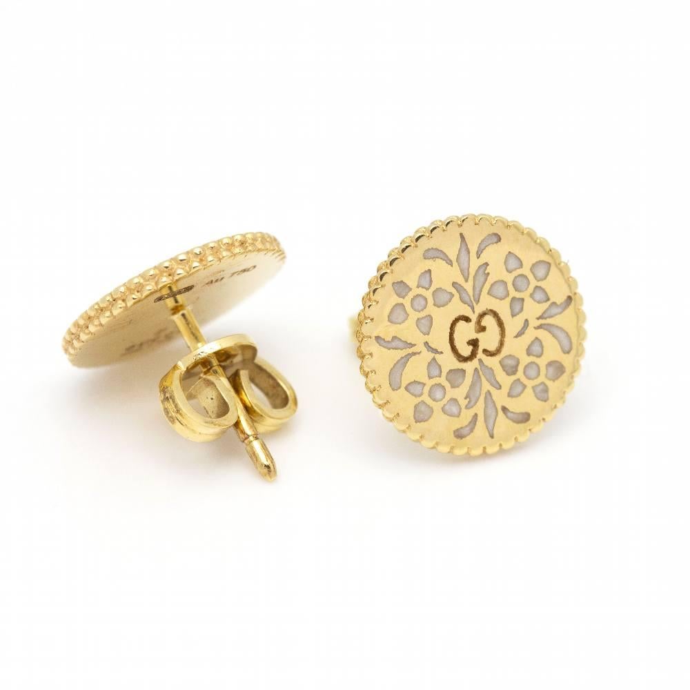 GUCCI Italian design earrings, Icon Blossom collection in gold and enamel for women. Adorned with the GG motif, the distinctive emblem of the brand : 18kt Yellow Gold : 3,39 grams : 10mm : Brand New Product : Ref.:D360454FJ