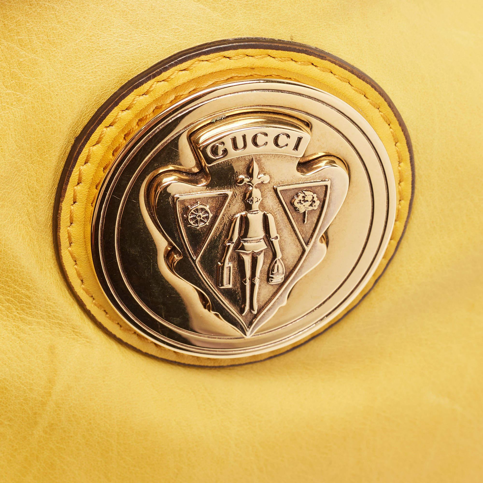 Gelbe Hysteria-Clutch aus Leder von Gucci im Angebot 4
