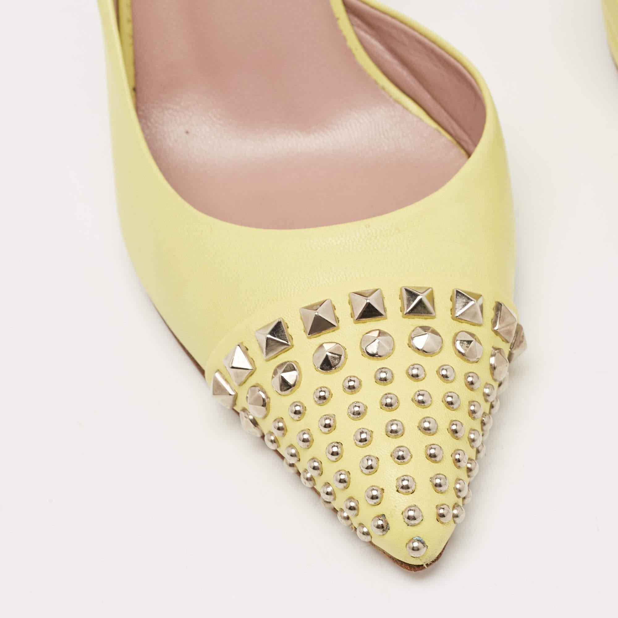 Gucci D'orsay escarpins à bout pointu cloutés en cuir jaune taille 36,5 en vente 3