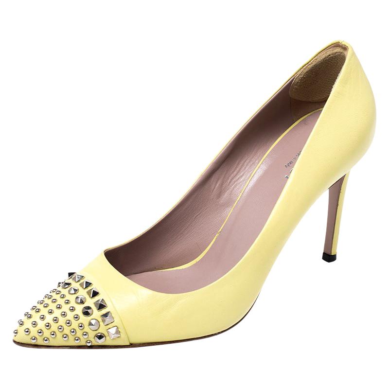 Gucci Yellow Leather Studded Pointed Toe Pumps Size 38.5