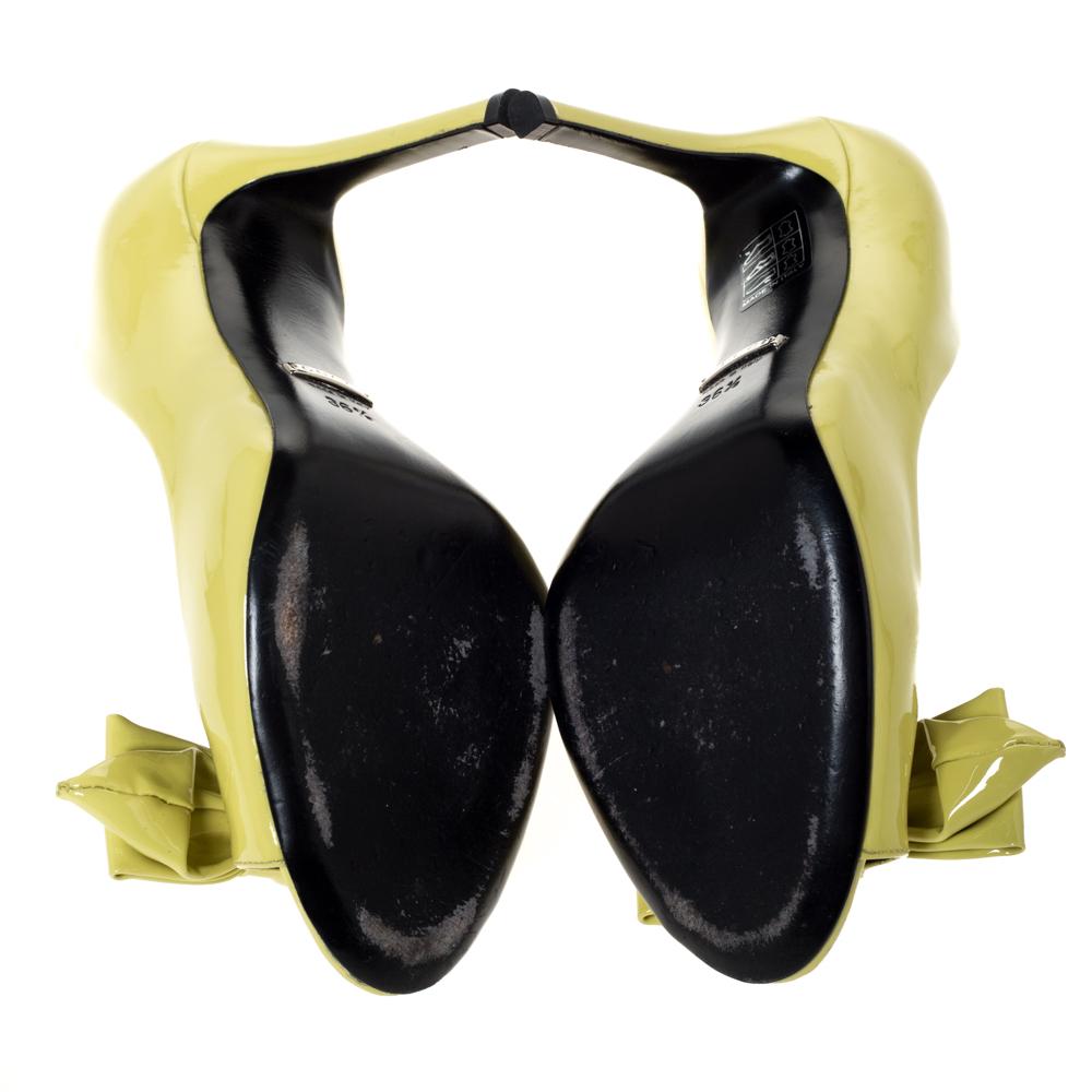 Women's Gucci Yellow Patent Clodine Peep Toe Bow Pumps Size 36.5