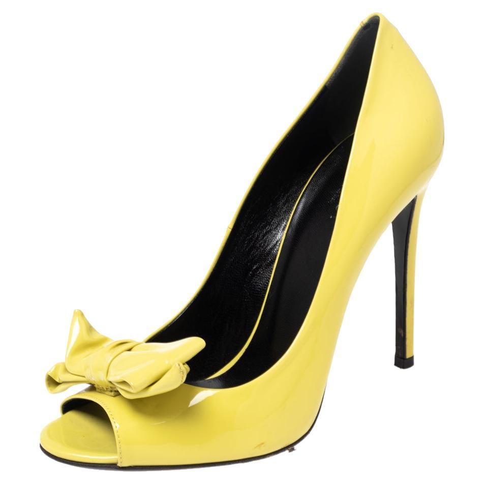 Gucci Yellow Patent Clodine Peep Toe Bow Pumps Size 38 For Sale