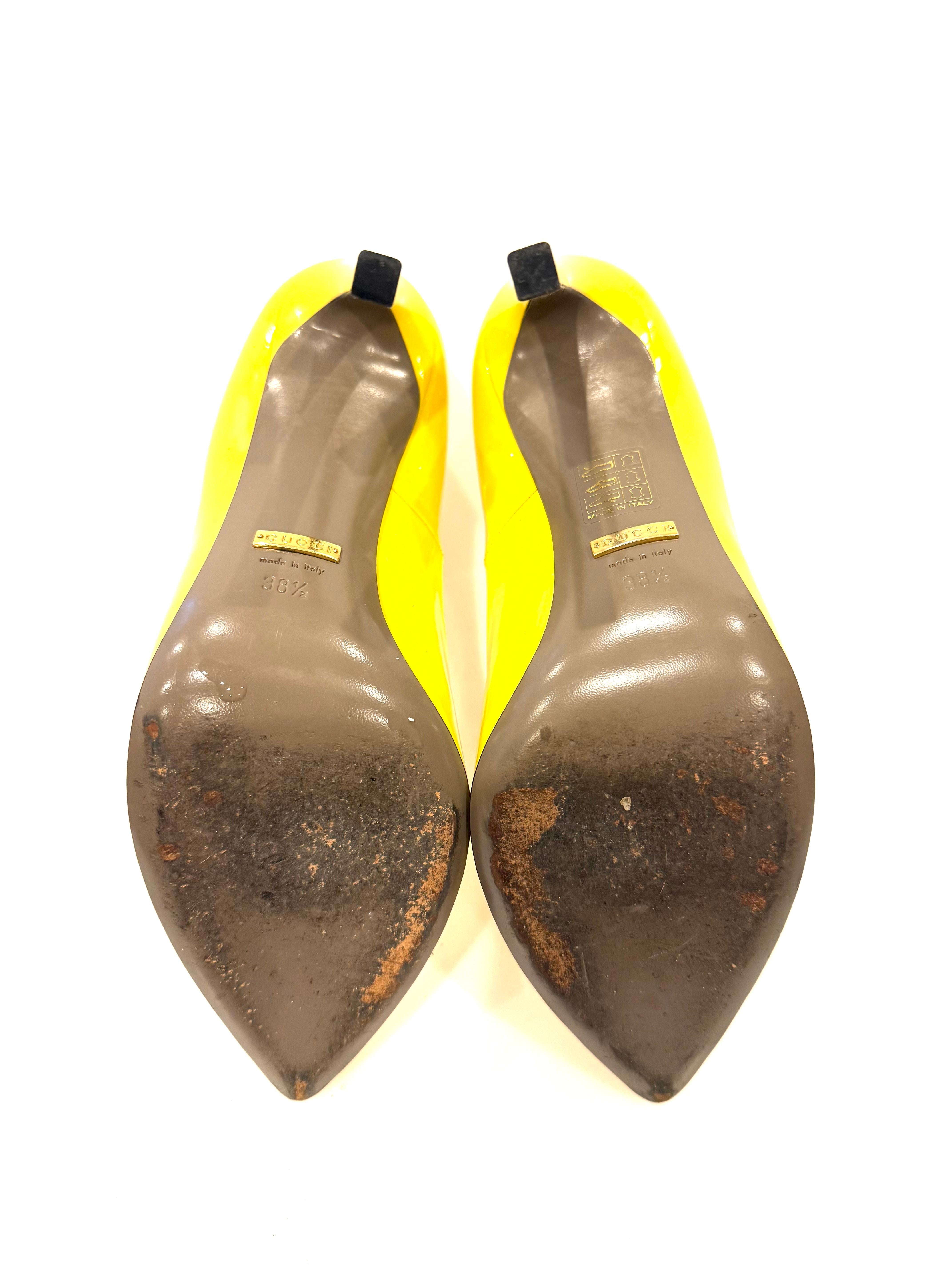 Gucci Gelbe Lackleder Heels  Größe 38.5 im Angebot 9
