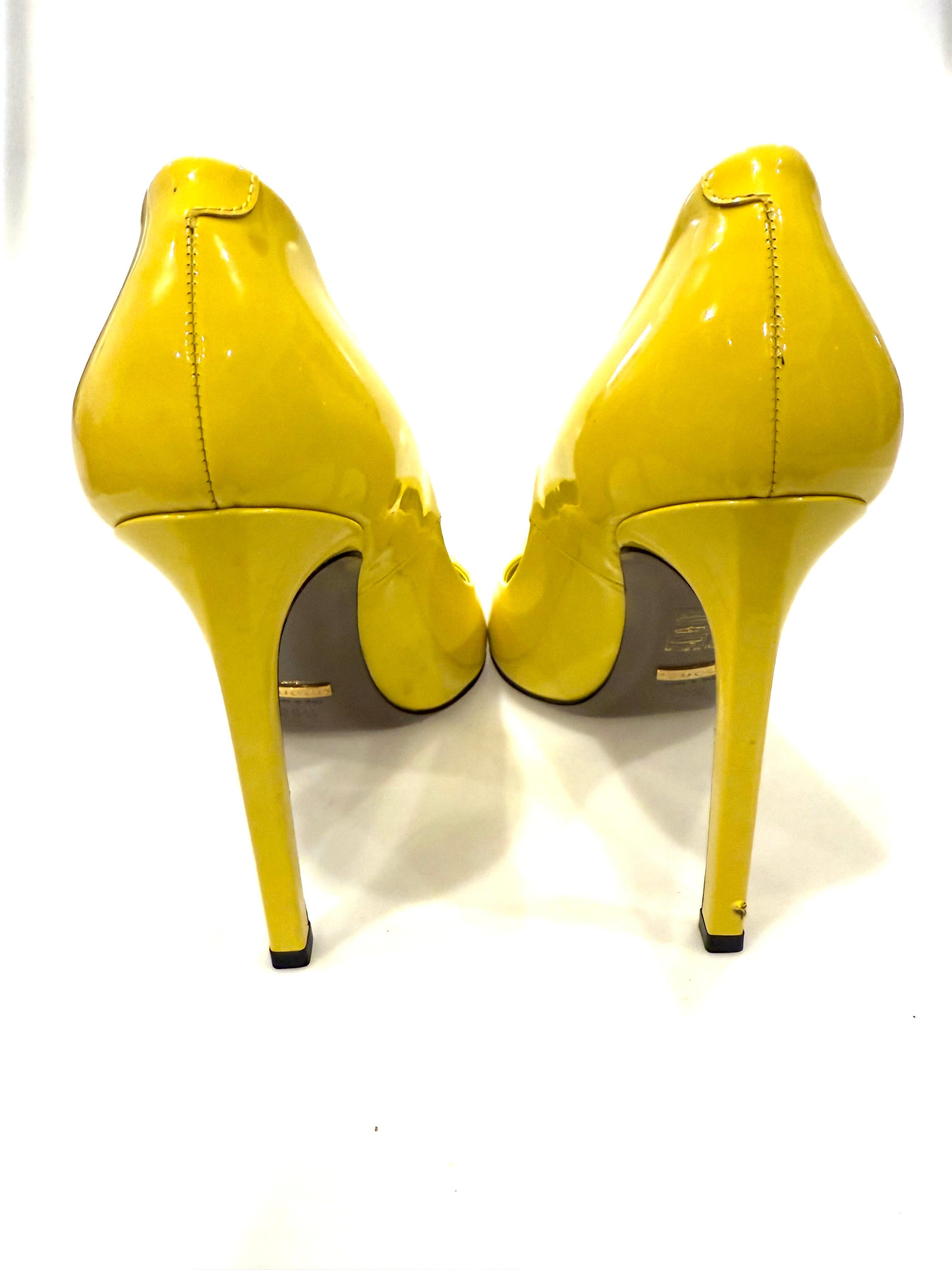 Gucci Gelbe Lackleder Heels  Größe 38.5 im Angebot 5