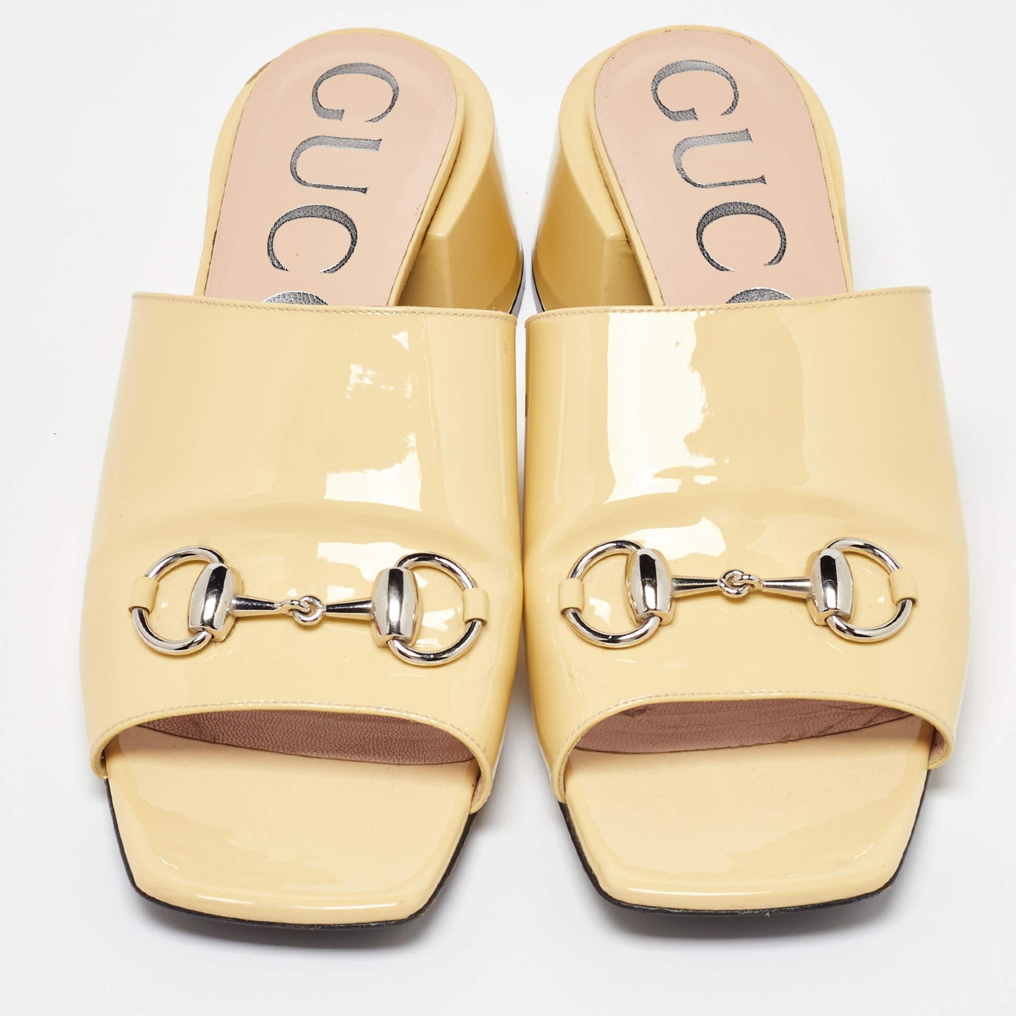 Beige Gucci Yellow Patent Leather Lexi Horsebit Slide Sandals Size 39