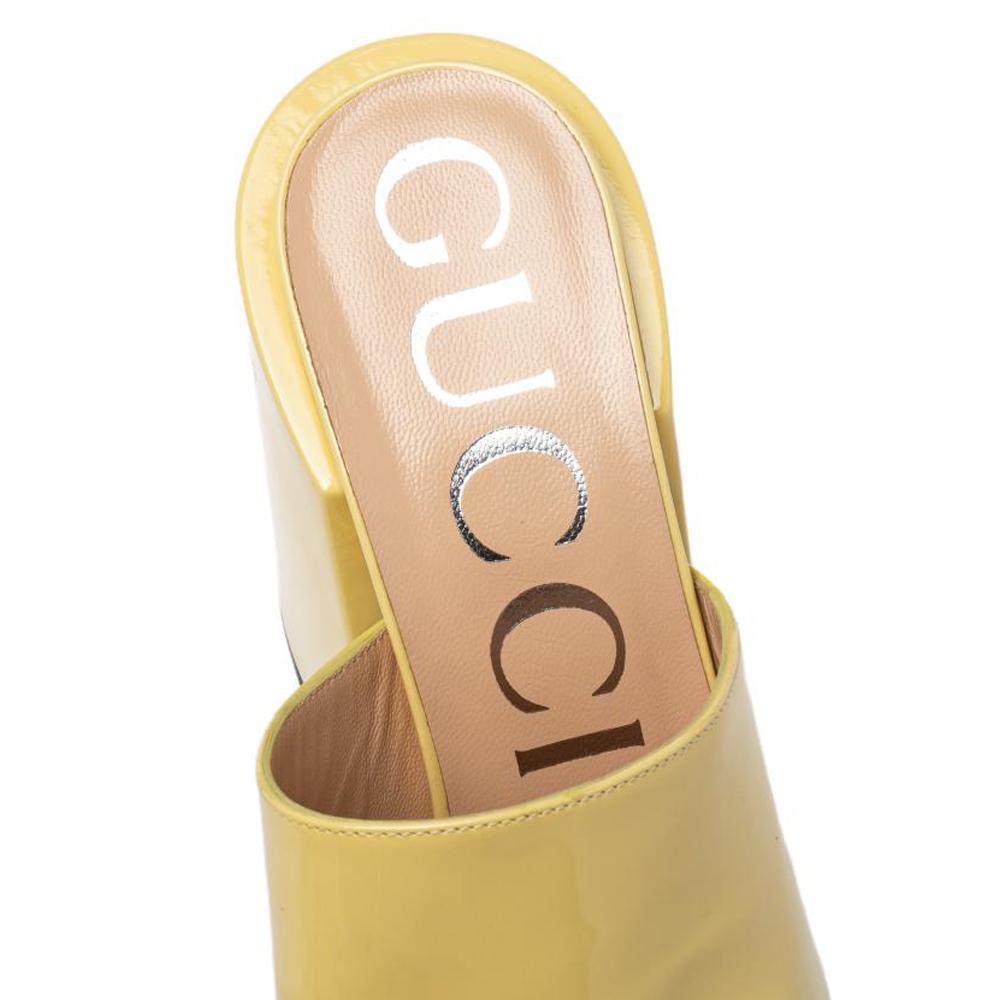 Gucci Yellow Patent Leather Lexi Slide Sandals Size 37.5 In Good Condition In Dubai, Al Qouz 2