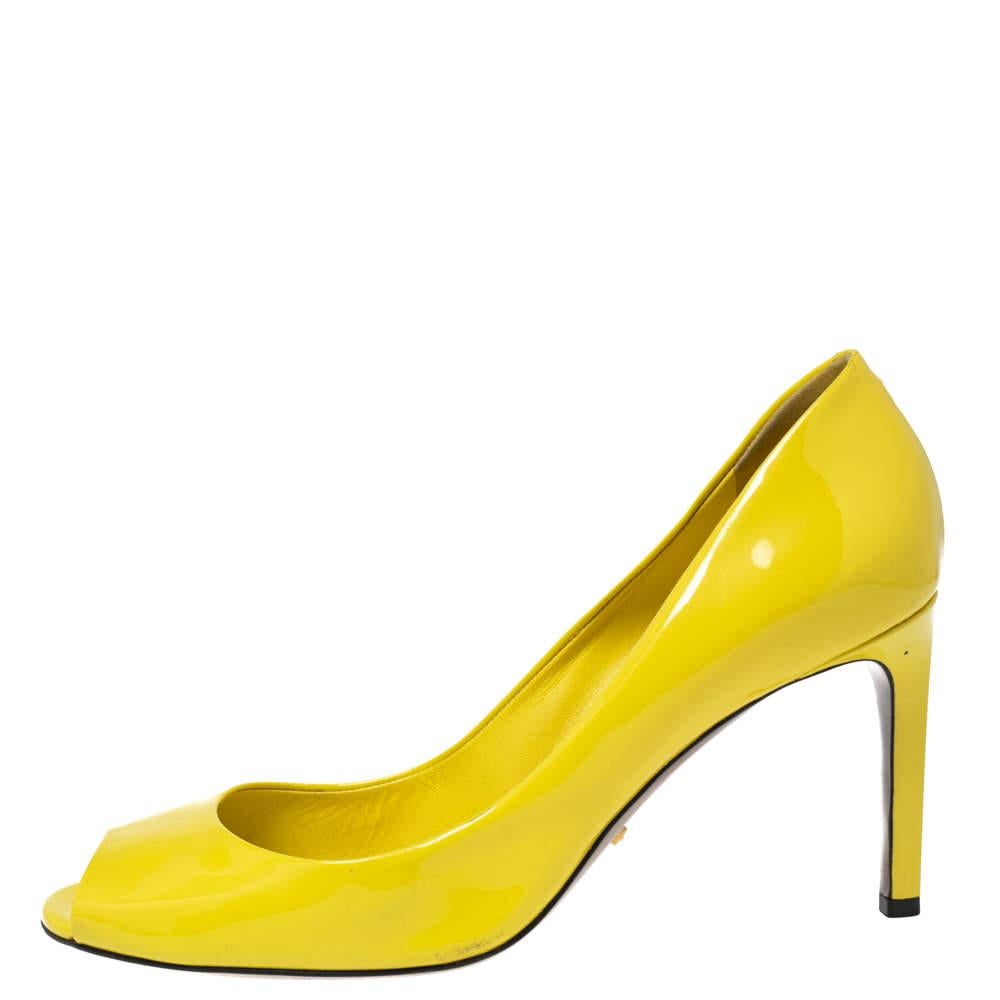 Gucci Yellow Patent Leather Peep-Toe Pumps Size 38 For Sale 4