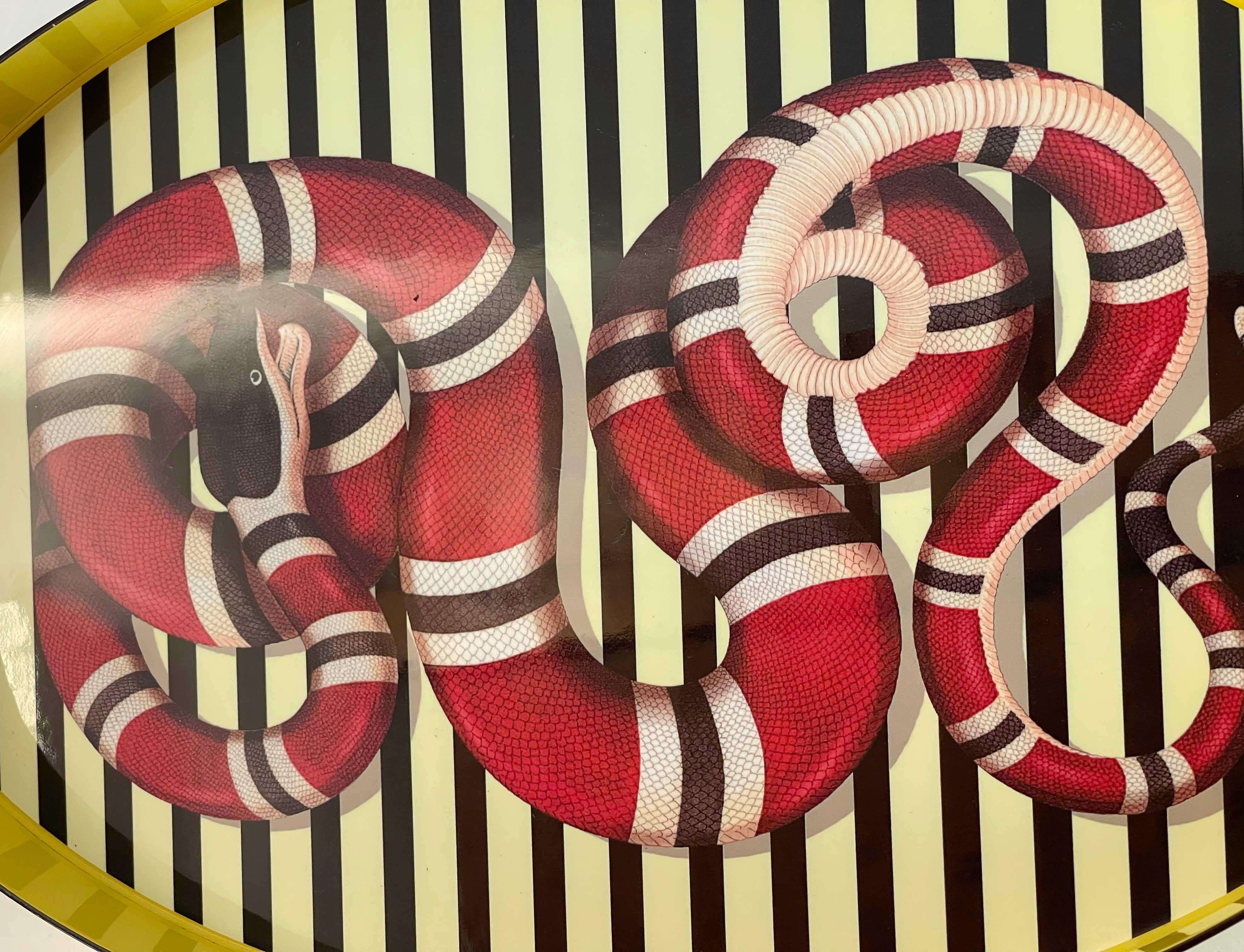 Bandeja de serpiente amarilla, roja y negra de Gucci Siglo XXI y contemporáneo