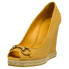 Tacones de cuña de paja amarillos Gucci  Talla 6 US