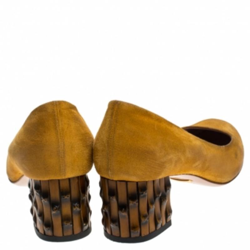 Gucci Pumps con tacco Dahlia Bamboo in pelle scamosciata gialla misura 36,5 in vendita 4