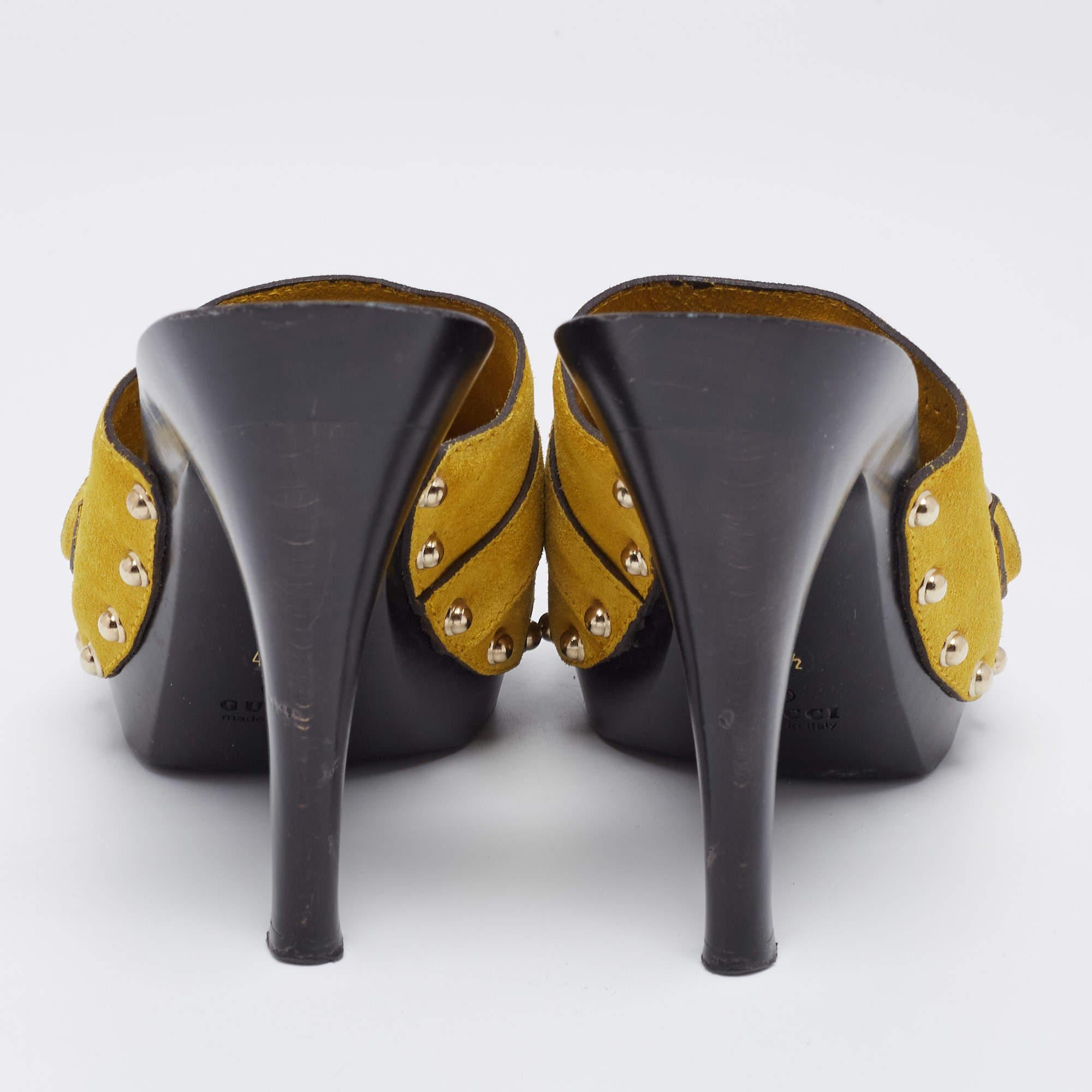 Gucci Yellow Suede Icon Bit Clog Sandals Size 40.5 In Good Condition In Dubai, Al Qouz 2