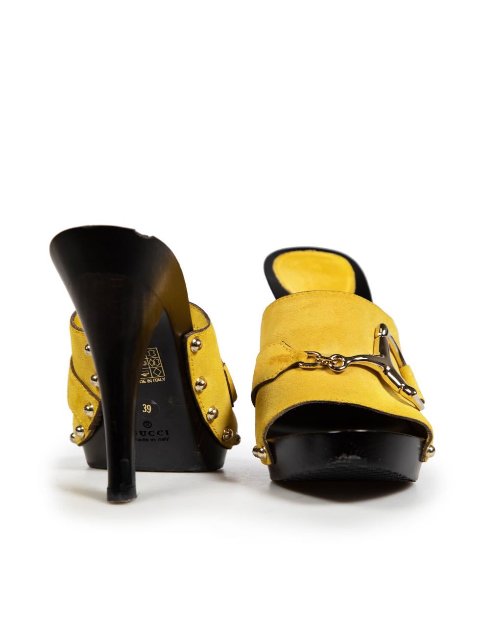 Gucci Yellow Suede Icon Bit Sandals Size IT 39 In Good Condition For Sale In London, GB