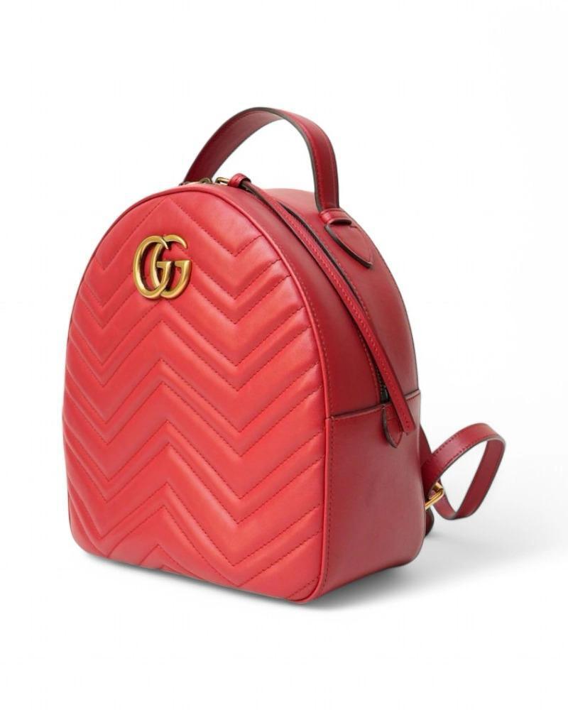 Red Gucci GG Marmont Matelassé Sac à dos Rouge en vente