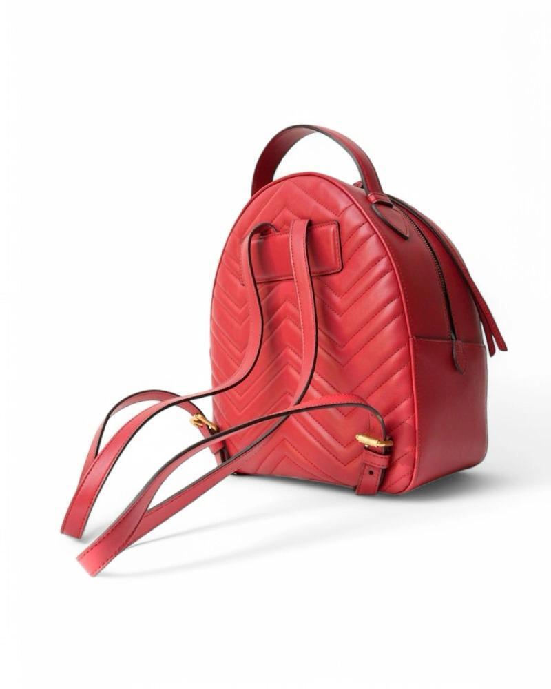 Gucci GG Marmont Matelassé Sac à dos Rouge en vente 1