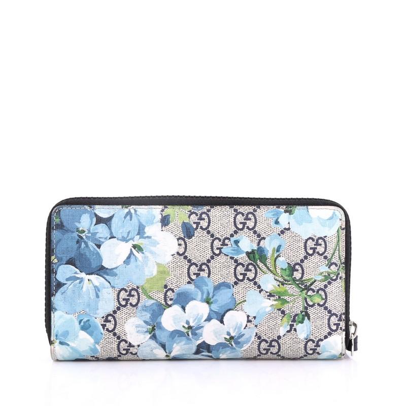 Gucci Zip Around Organizer Wallet Blooms Print GG Coated Canvas In Good Condition In NY, NY