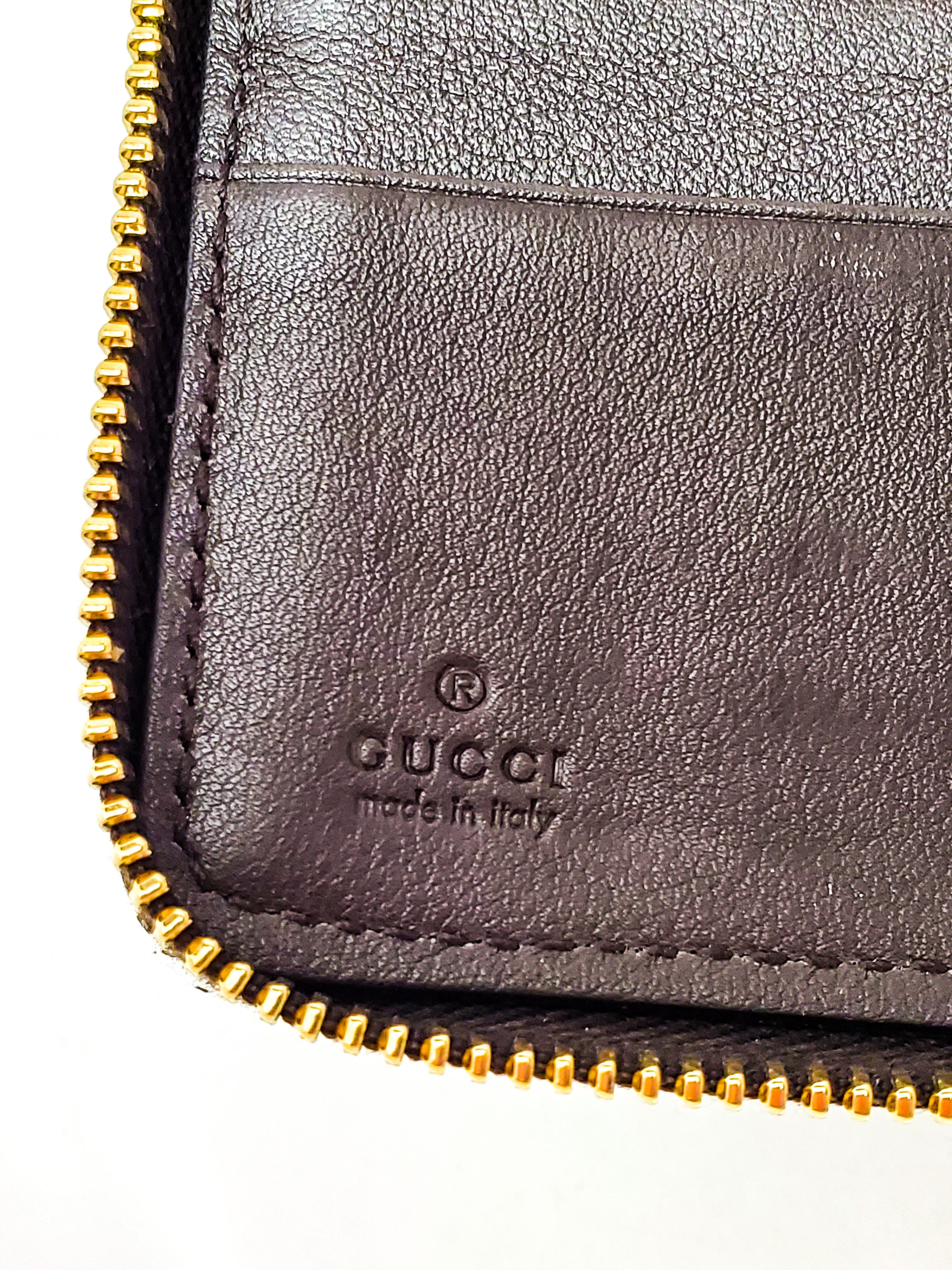 Women's or Men's Gucci Zip Around Python Wallet For Sale