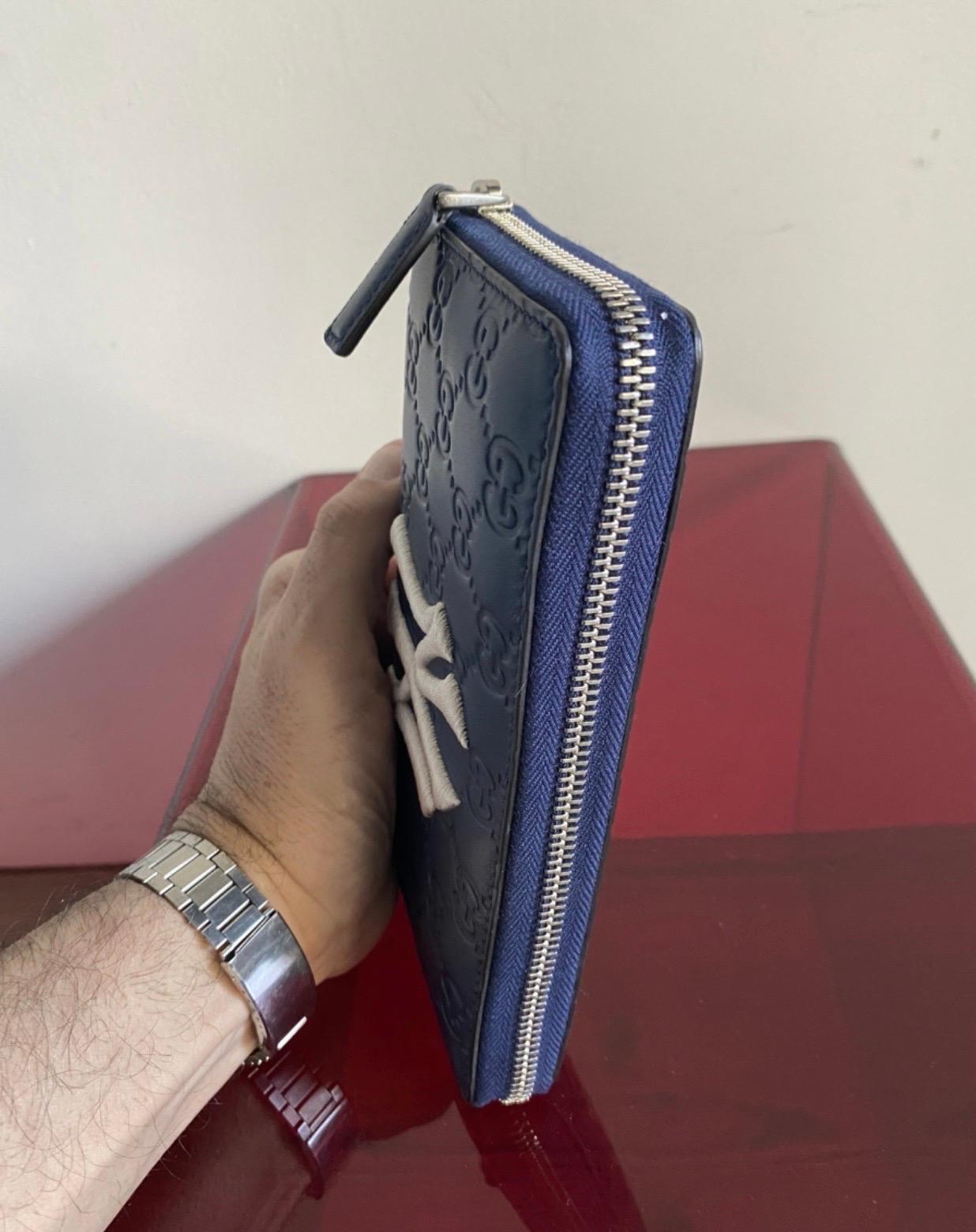 Gucci Zip Around Wallet NY Yankees Patch Royal Blue In New Condition In Carnate, IT