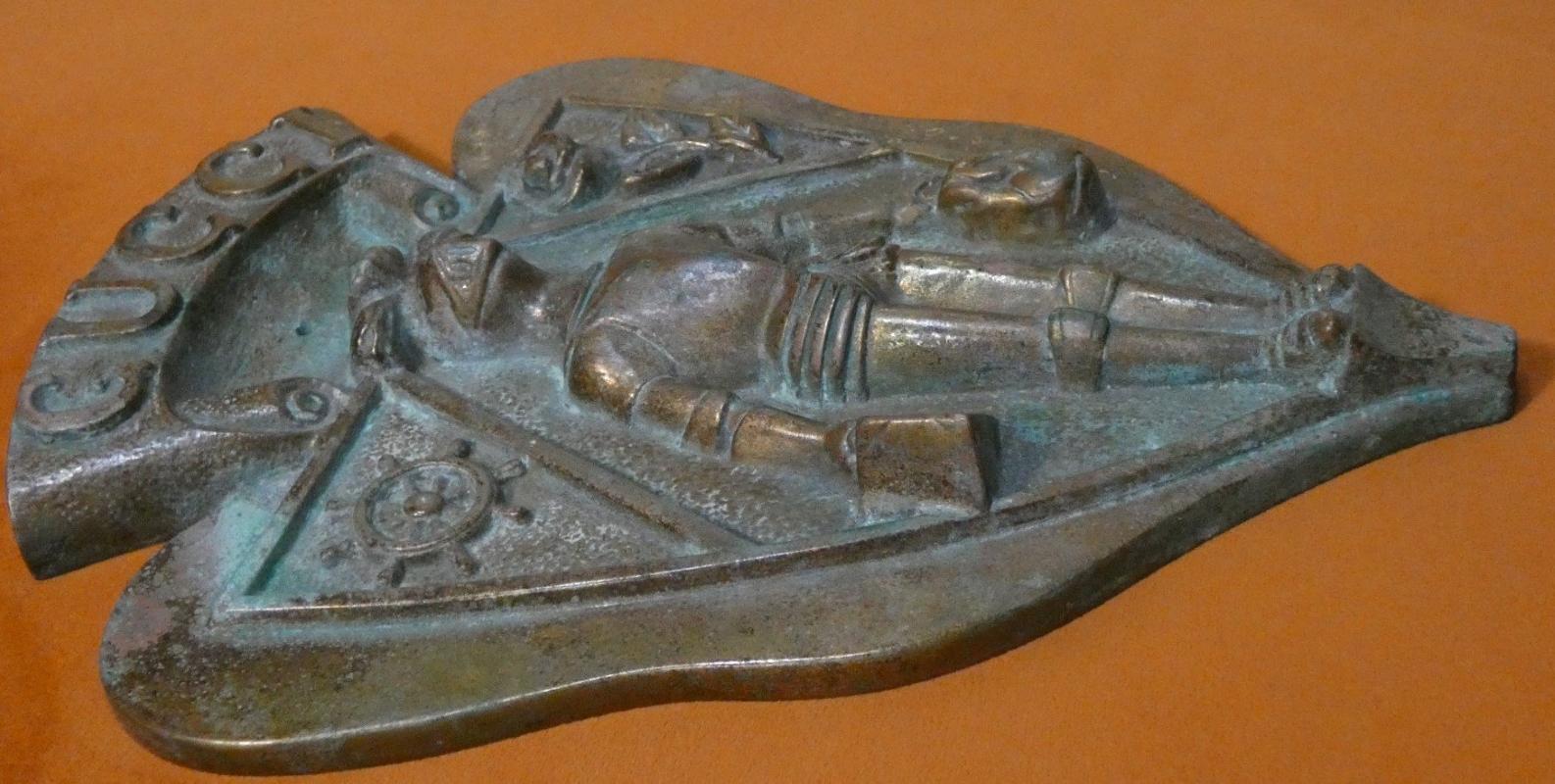 Guccio Gucci High relief coat of arms in cast bronze, Italy, 20th century 5