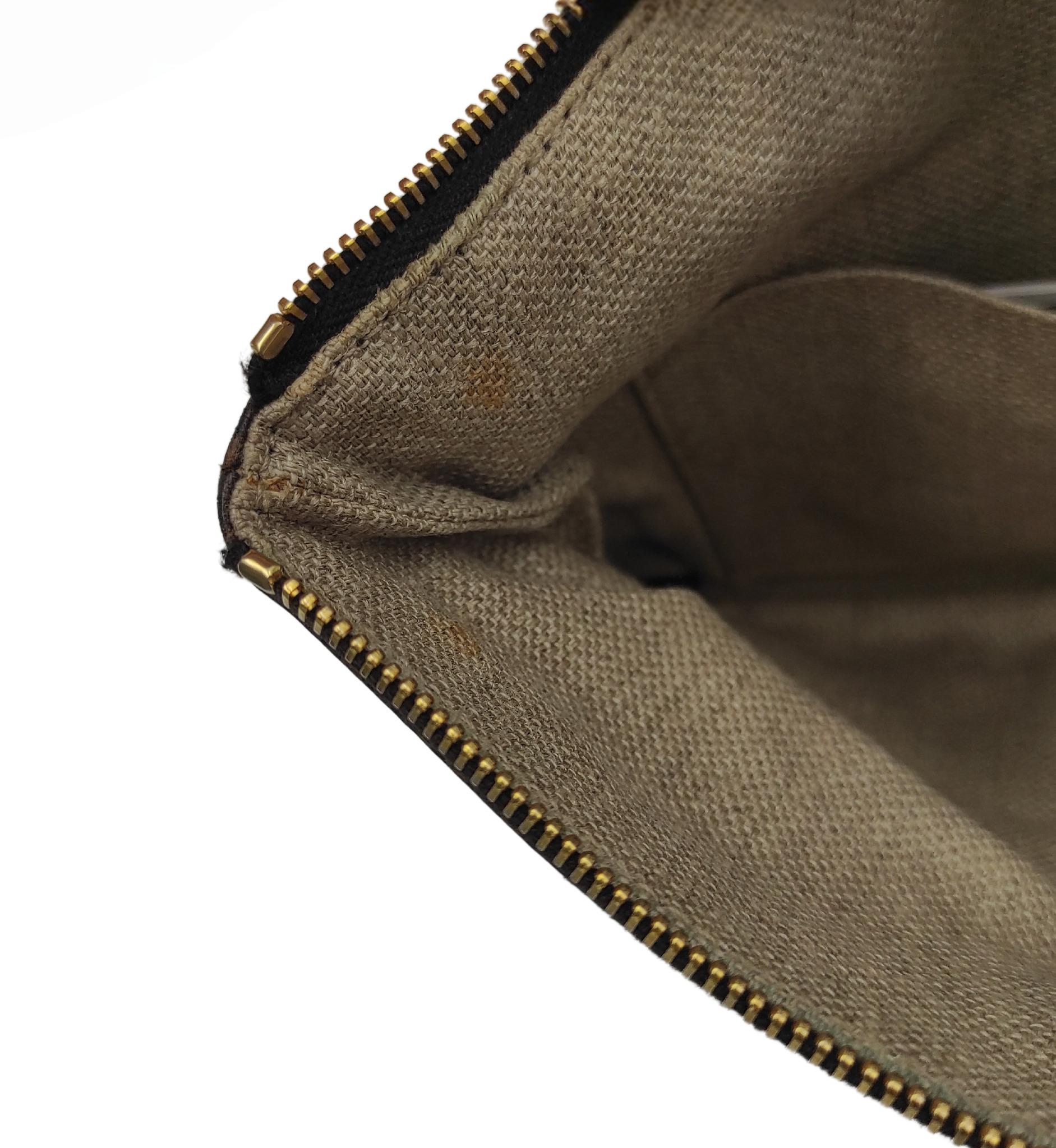 Gucci Lucy, la pochette in pelle marrone con bambù in vendita 7