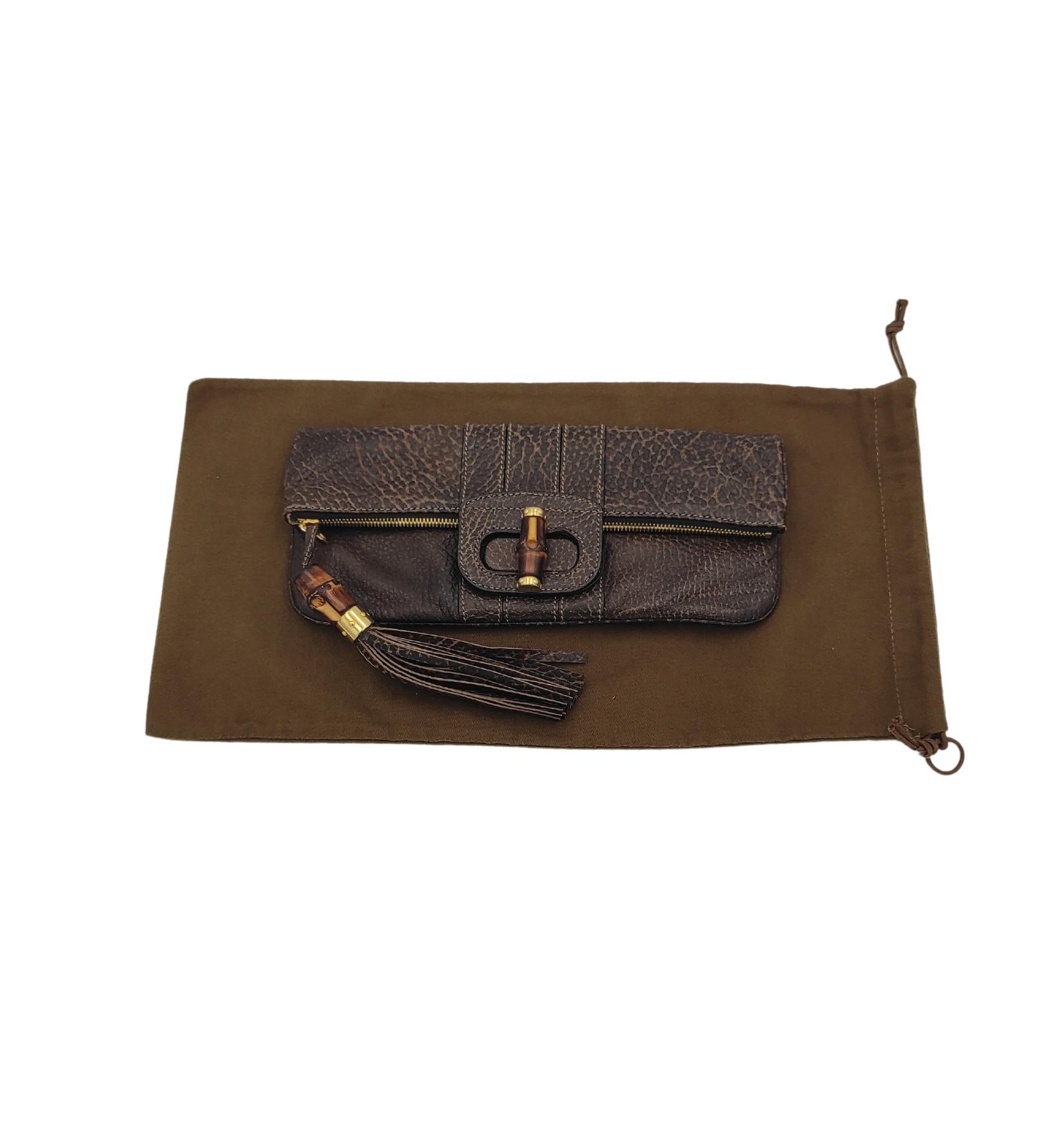 Gucci Lucy, la pochette in pelle marrone con bambù In condizioni buone in vendita a Milano, IT