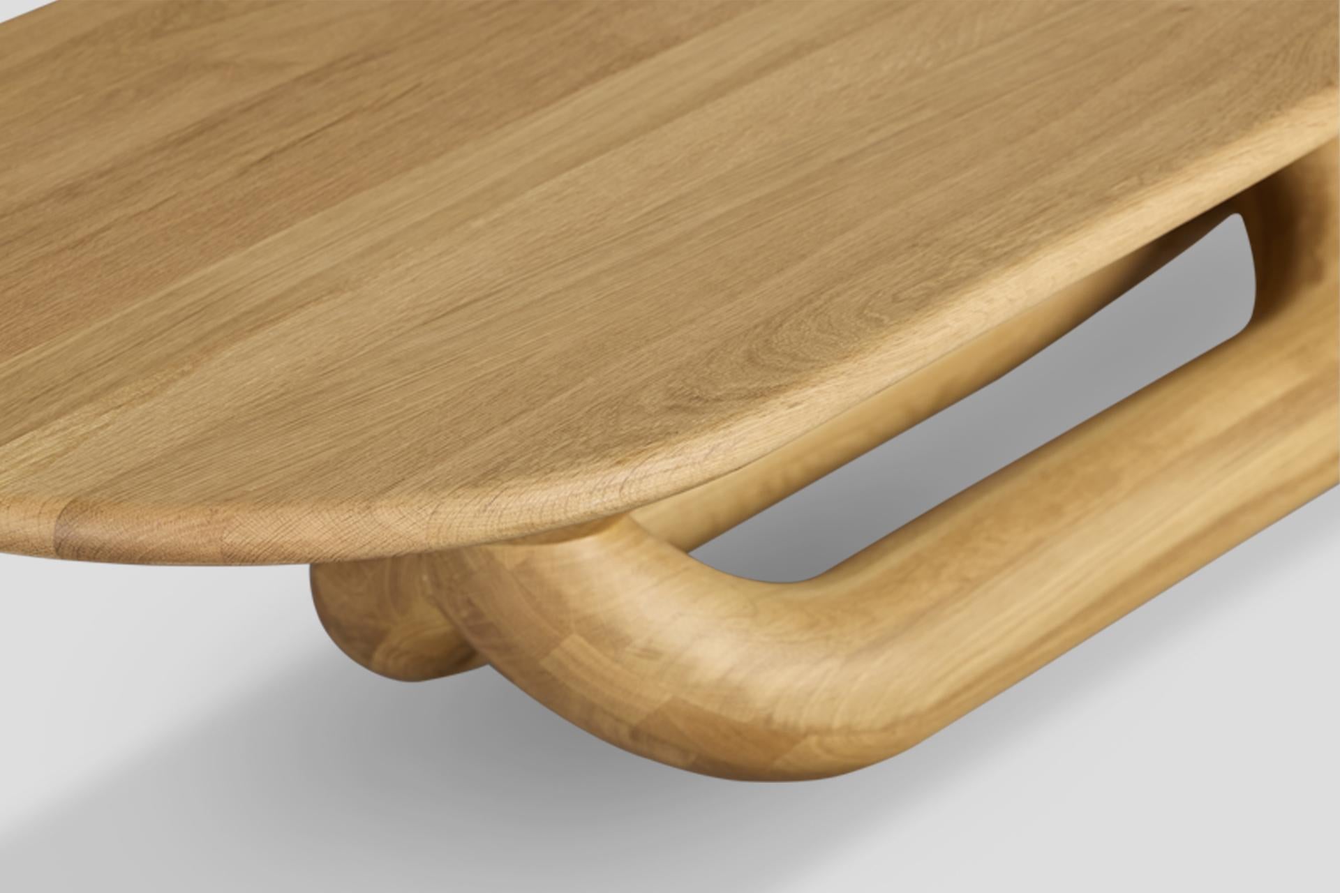 Huilé Pieds en chêne massif Gudi, table en chêne massif Nature avec table centrale ovale en vente