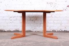 Gudme Møbelfabrik Danish Modern Sculpted Teak Extension Dining Table