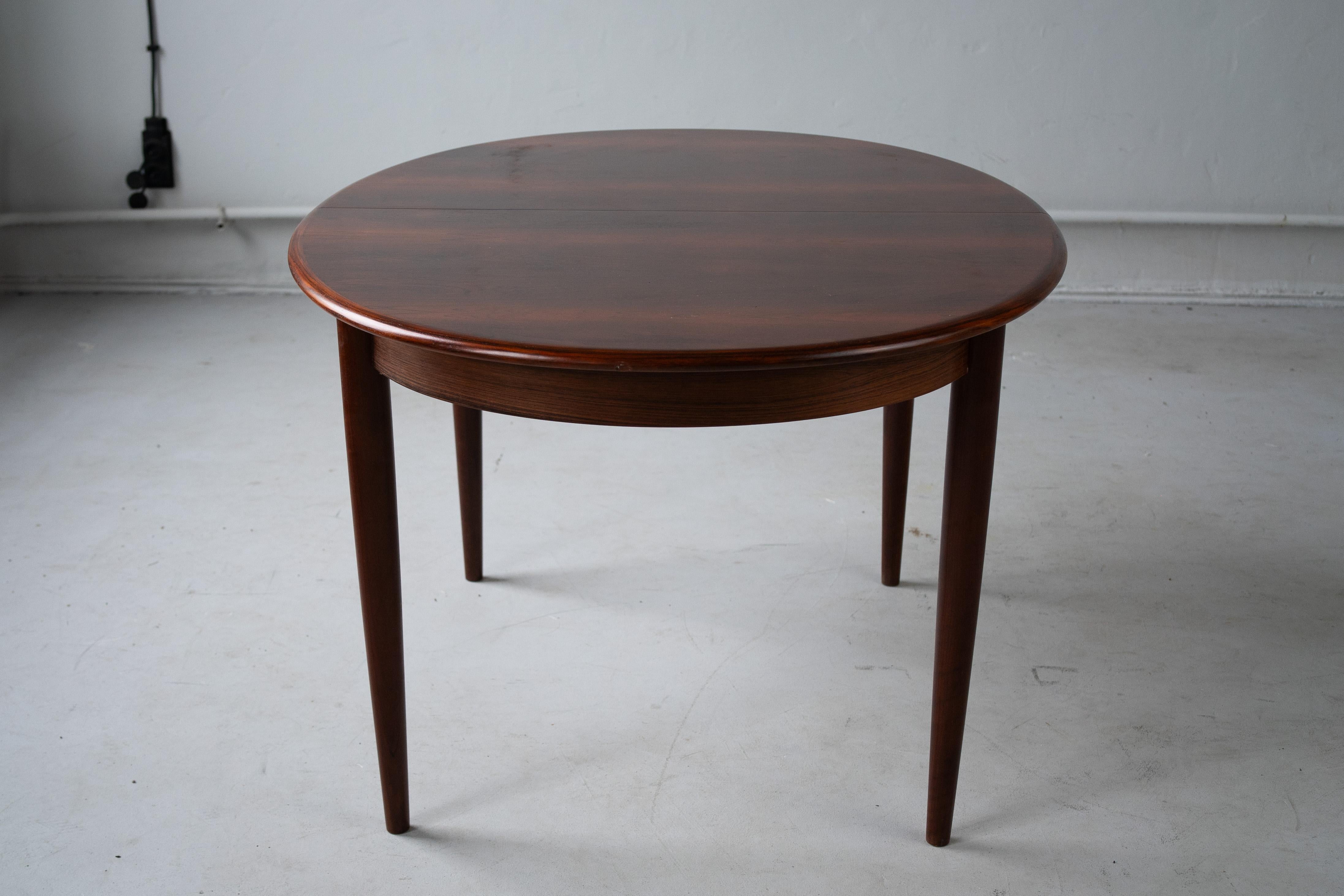 Mid-Century Modern Gudme Mobelfabric danish dining table For Sale