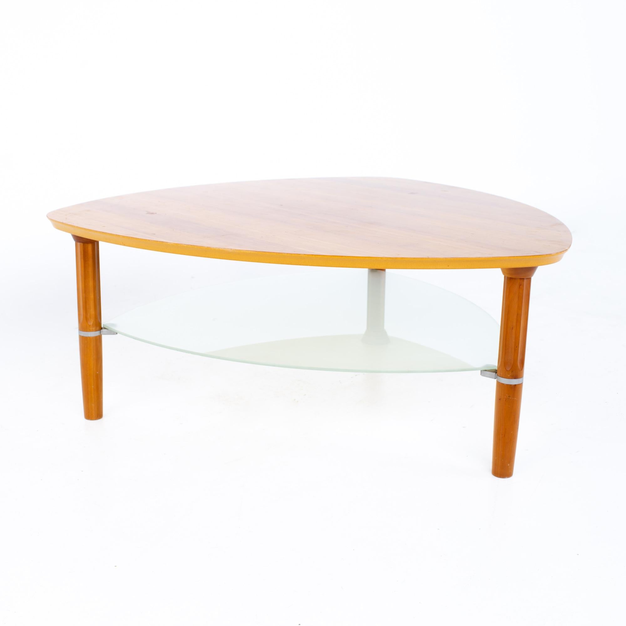 Gudme Mobelfabrik - Table basse en teck, style danois du milieu du siècle, avec étagère en verre
Cette table basse mesure 40 cm de large, 42 cm de profondeur et 18 cm de haut

Tous les meubles peuvent être obtenus dans ce que nous appelons un