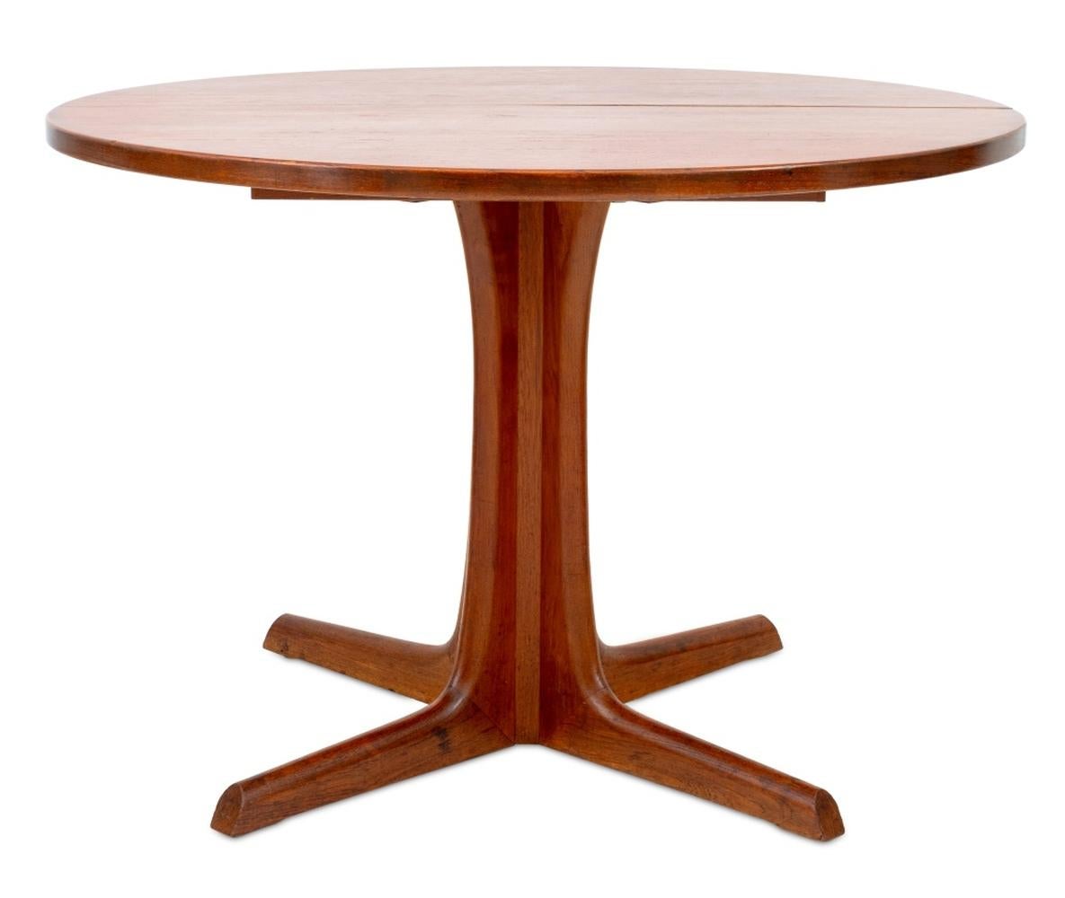 Vintage Gudme Mobelfabrik Teak pedestal dining table, 20th century, the circular top above a tapering column on four splayed feet, marked 