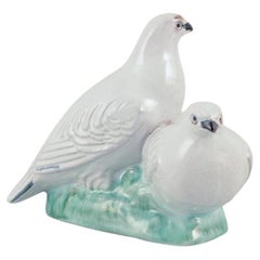 Gudmundur Einarsson. Statuetta in ceramica unica nel suo genere. Un gallo cedrone con i piccoli.