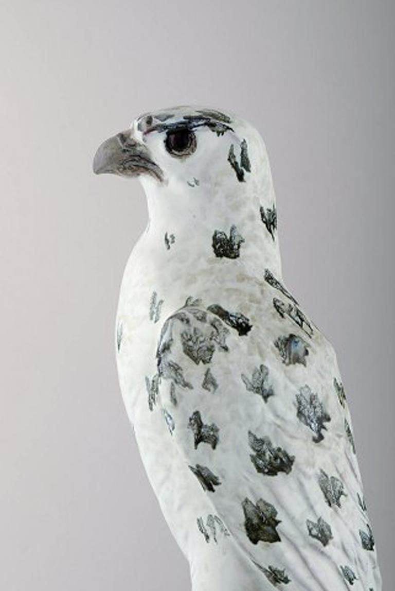 Gudmundur Mar Einarsson B. Middal 1895 D. 1963, Icelandic Falcon of Art Pottery In Excellent Condition In København, Copenhagen