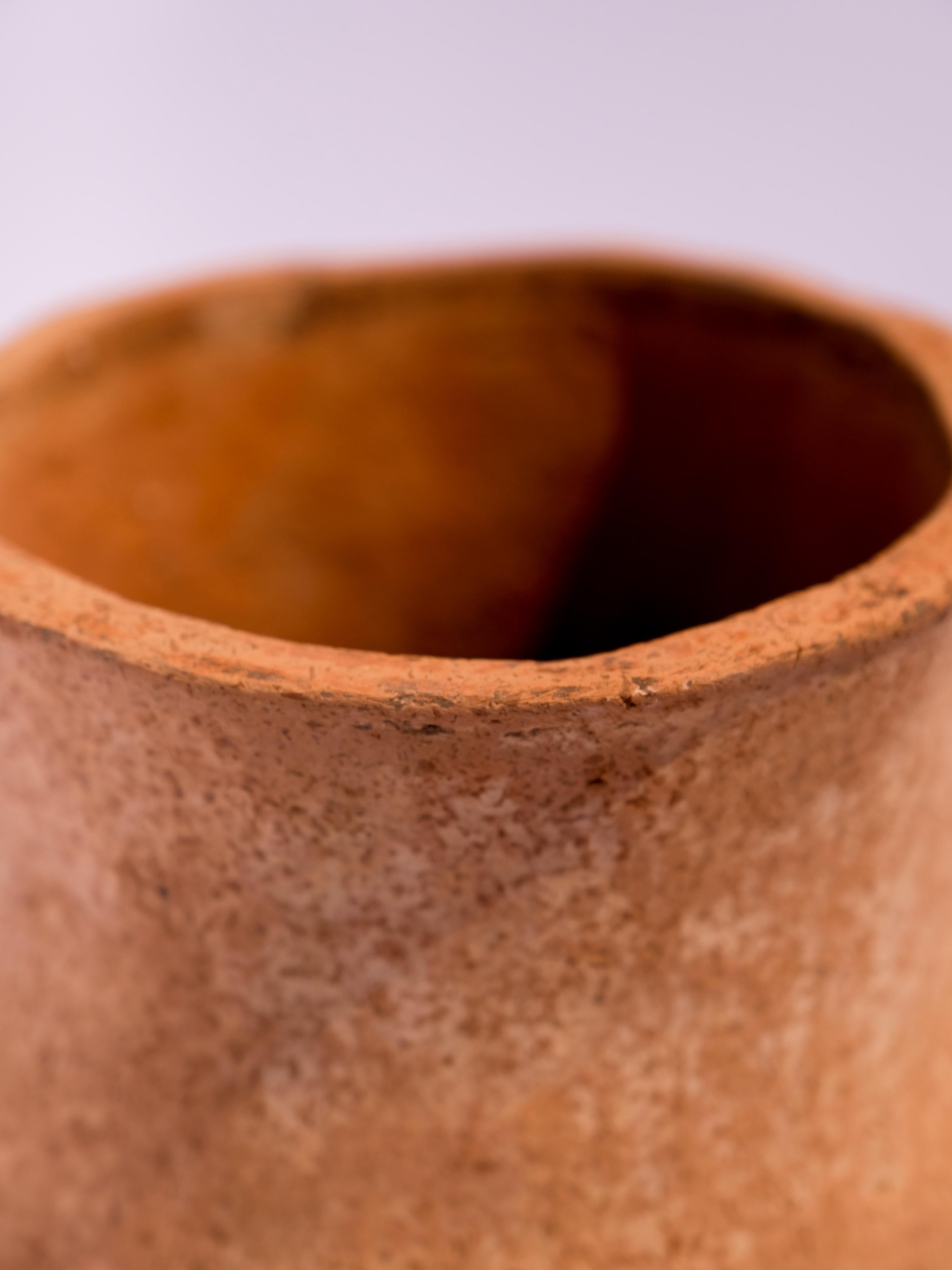 Arts and Crafts Traditional terracotta Jar Made of Clay Handcrafted by the Moroccan Potter Aïcha For Sale