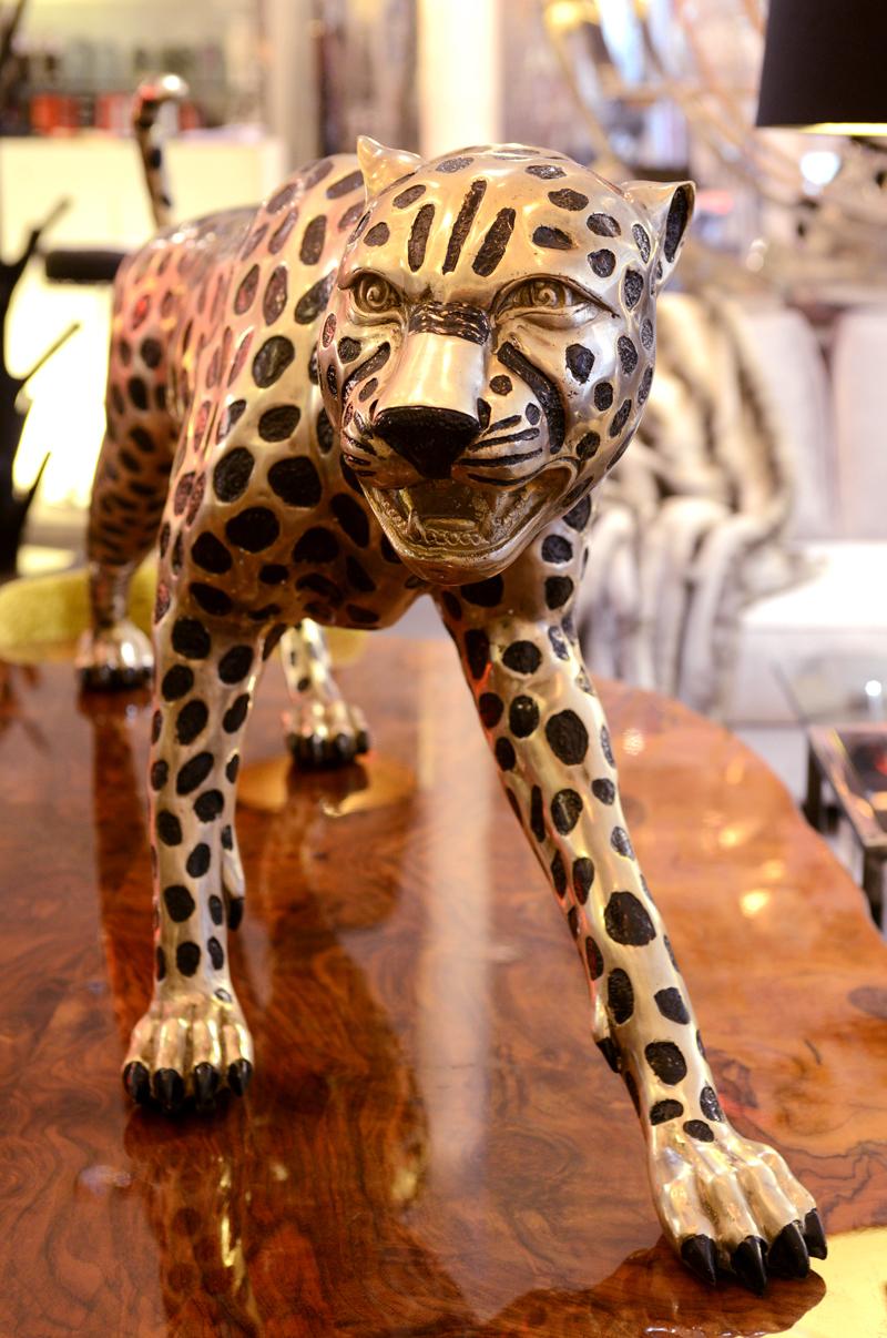 French Guepard Sculpture in Black and Silvered Bronze Finish For Sale