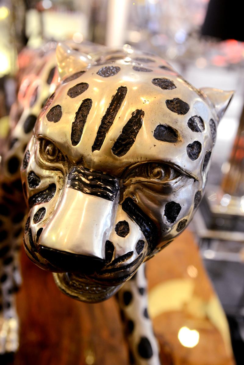 Guepard Sculpture in Black and Silvered Bronze Finish In Excellent Condition For Sale In Paris, FR