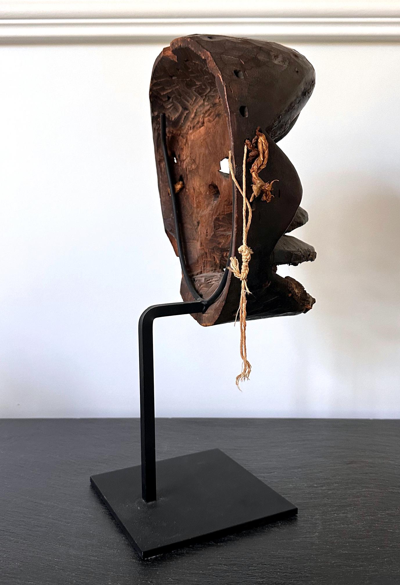 Tribale Maschera Guere della Costa d'Avorio con adesivo di Sotheby's in vendita