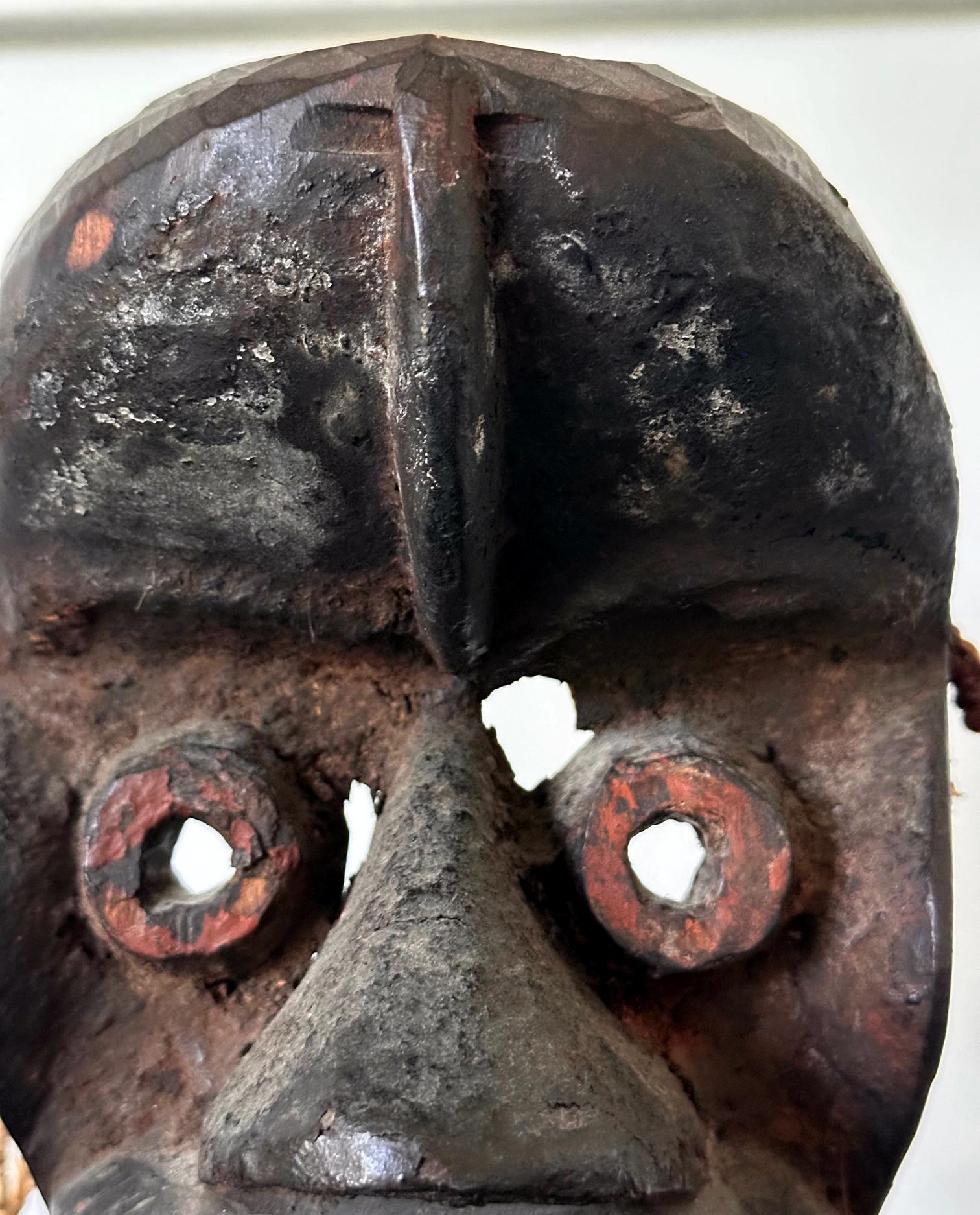 Maschera Guere della Costa d'Avorio con adesivo di Sotheby's in vendita 1