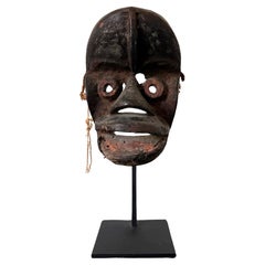 Guere-Maske aus dem Cote d'Ivoire-Afrika mit Sotheby's-Ständer