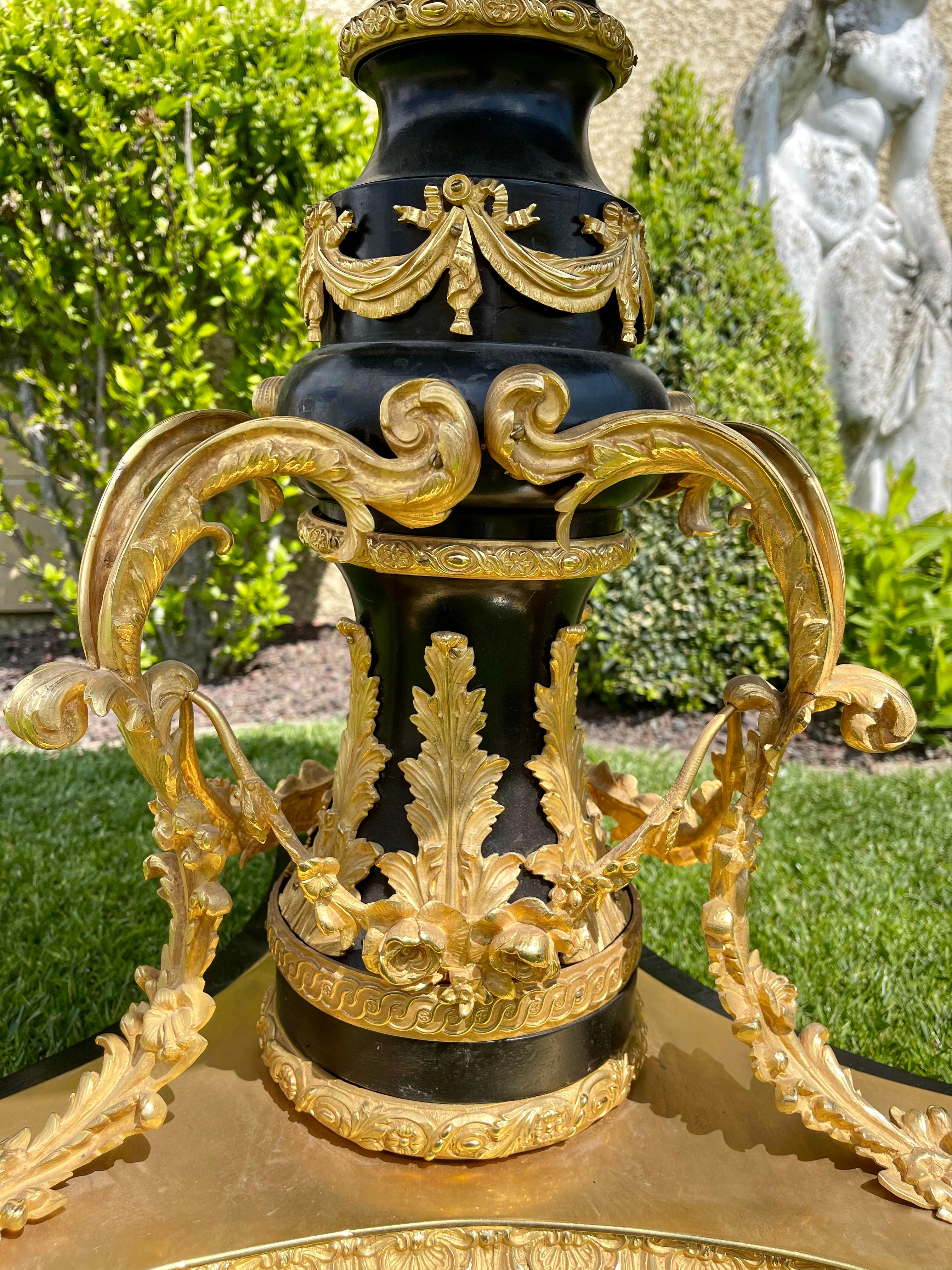 Louis XVI Style Pedestal Table with Porcelain Plates, 19th Century 5