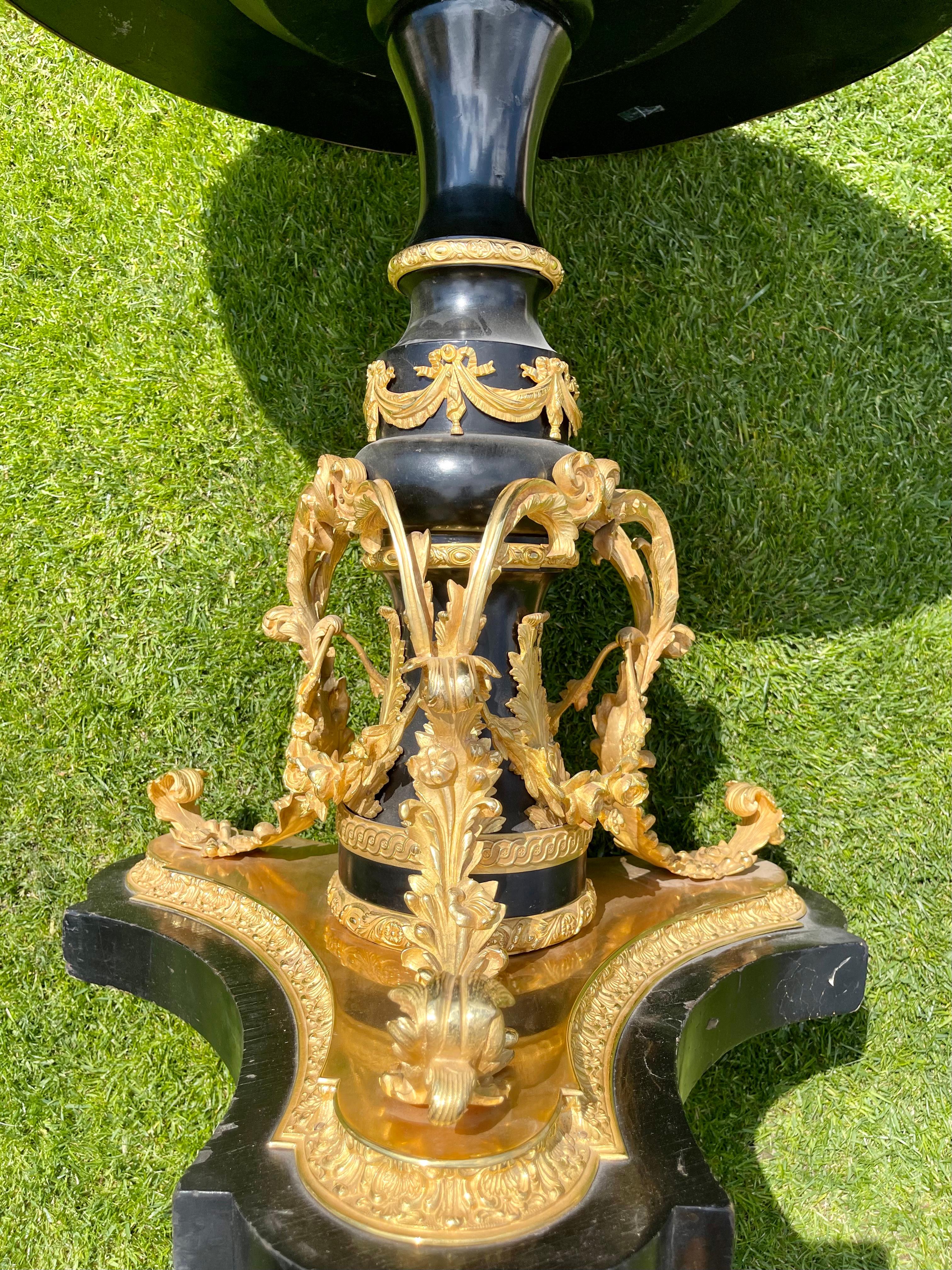 Louis XVI Style Pedestal Table with Porcelain Plates, 19th Century 10