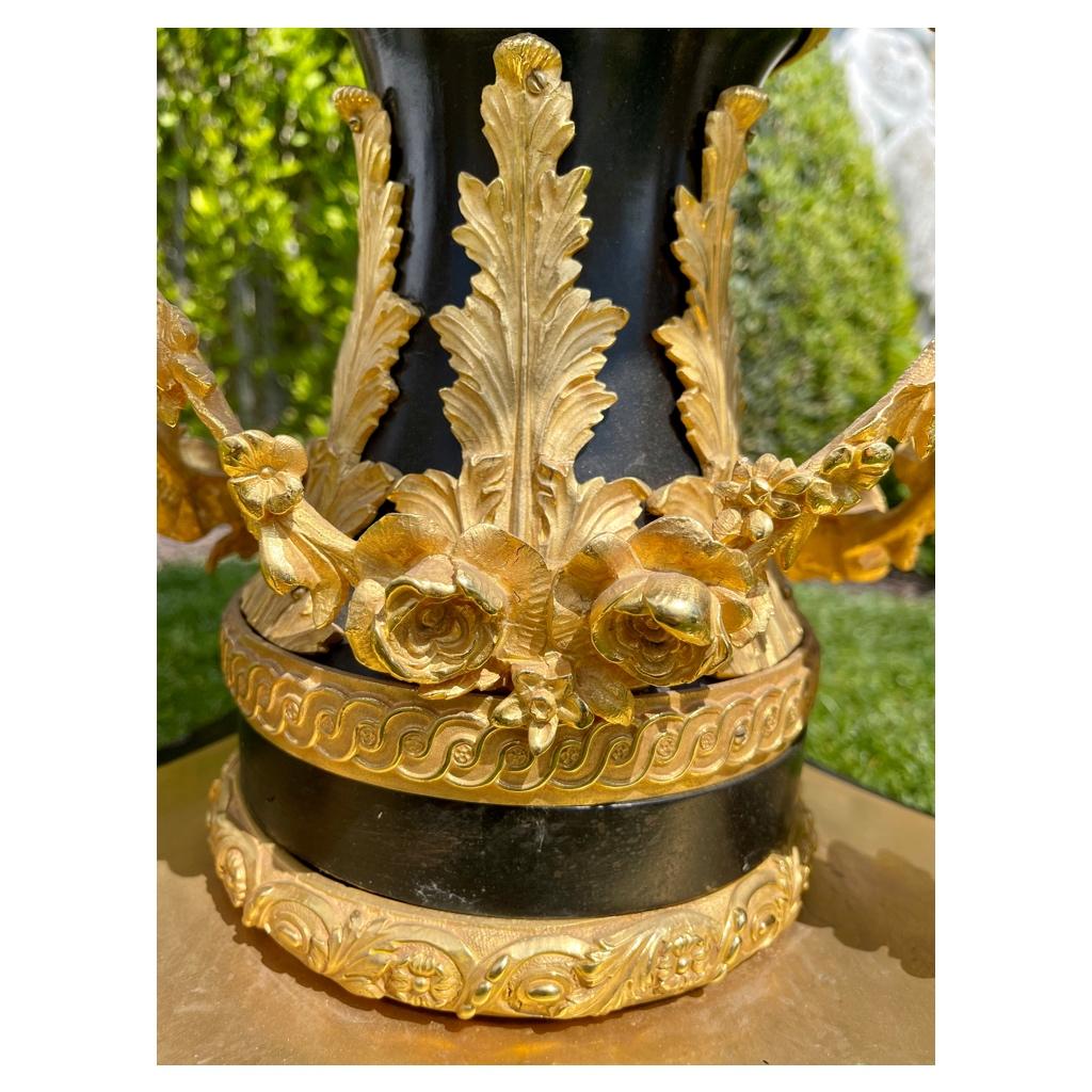 Louis XVI Style Pedestal Table with Porcelain Plates, 19th Century 3
