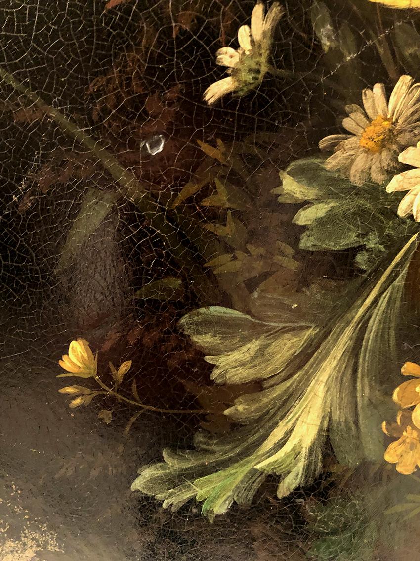 Guéridon basculant Napoléon III à décor peint de fleurs et d’oiseaux, burgauté In Good Condition For Sale In ROYÈRE-DE-VASSIVIÈRE, FR