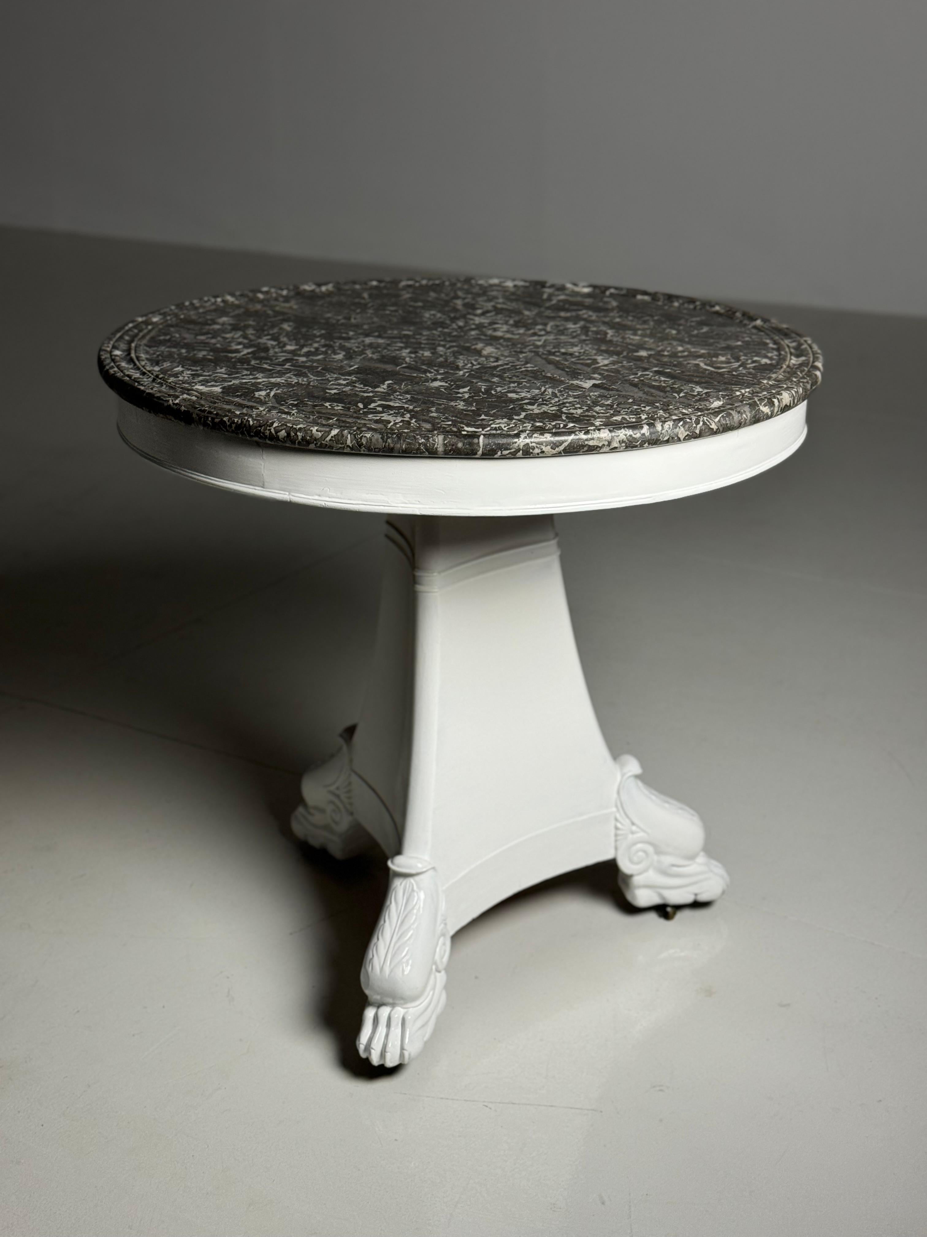 Gueridon center table French For Sale 2