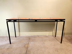 Mesa consola Gueridon con 12 baldosas de cerámica roja y 8 de navette Roger Capron