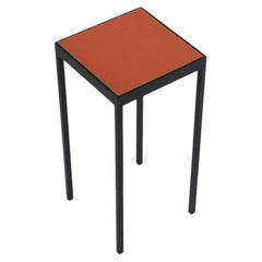 Gueridon Design - Table d'appoint pour bébé avec un carreau Roger Capron rouge massif