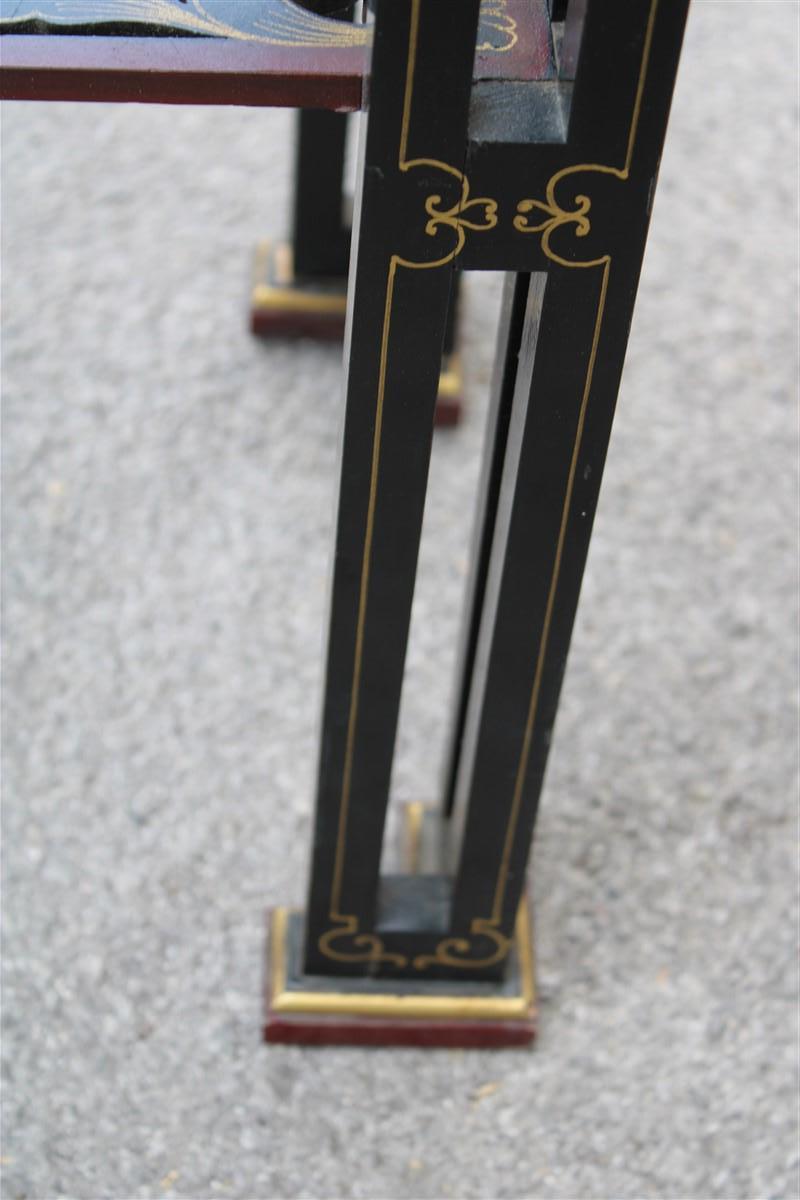 Mid-20th Century Guèridon in Lacca Cinese 1950s circa legno colorato e floreale con parti dorate in vendita