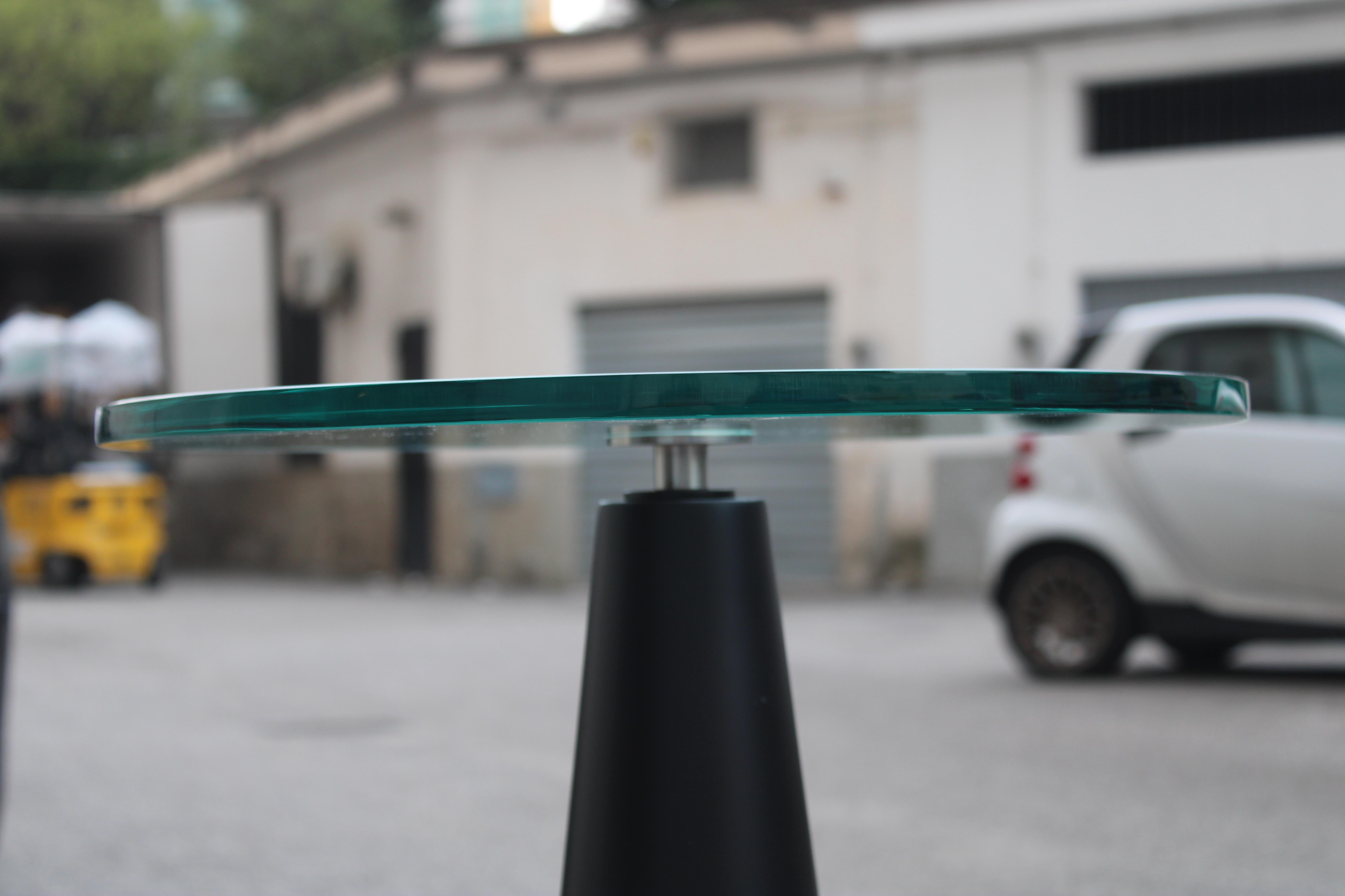 Gueridon Italiano fusto in legno conico laccato nero piano in vetro spesso 1980 im Angebot 4